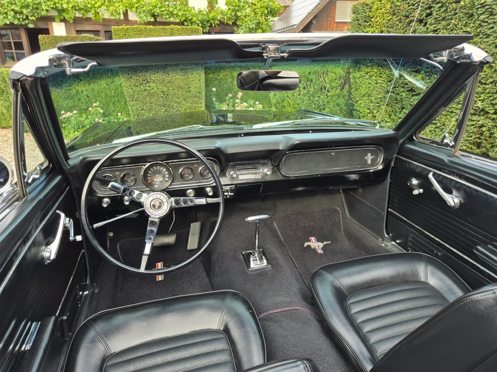 FORD MUSTANG Cabrio V8-image-2