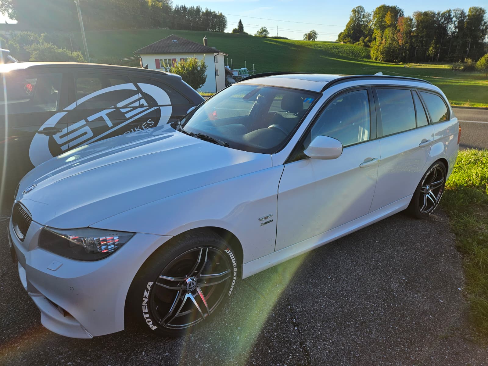 BMW 335i xDrive Touring-image-2