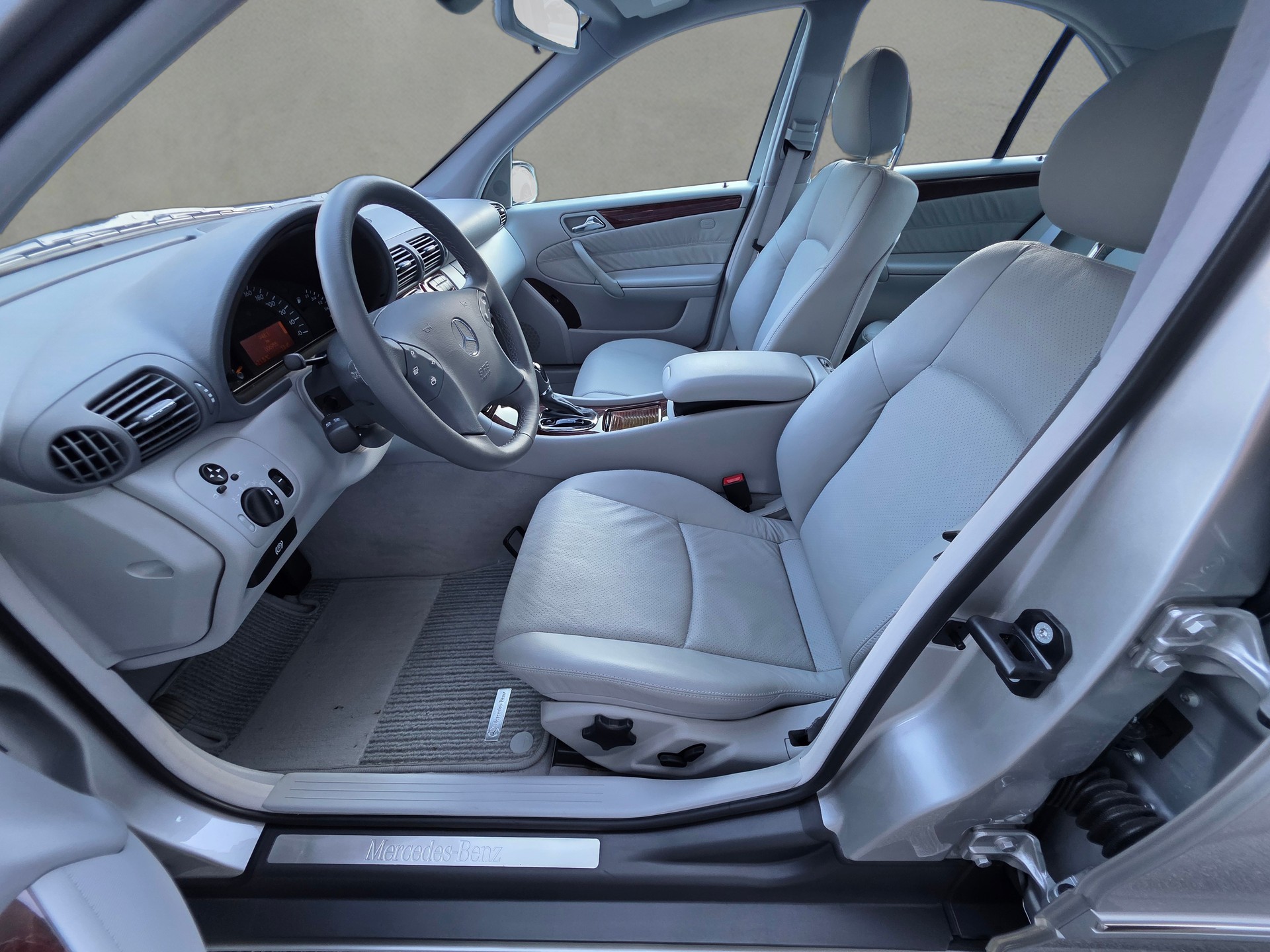 MERCEDES-BENZ C 320 Elégance Automatic-image-15