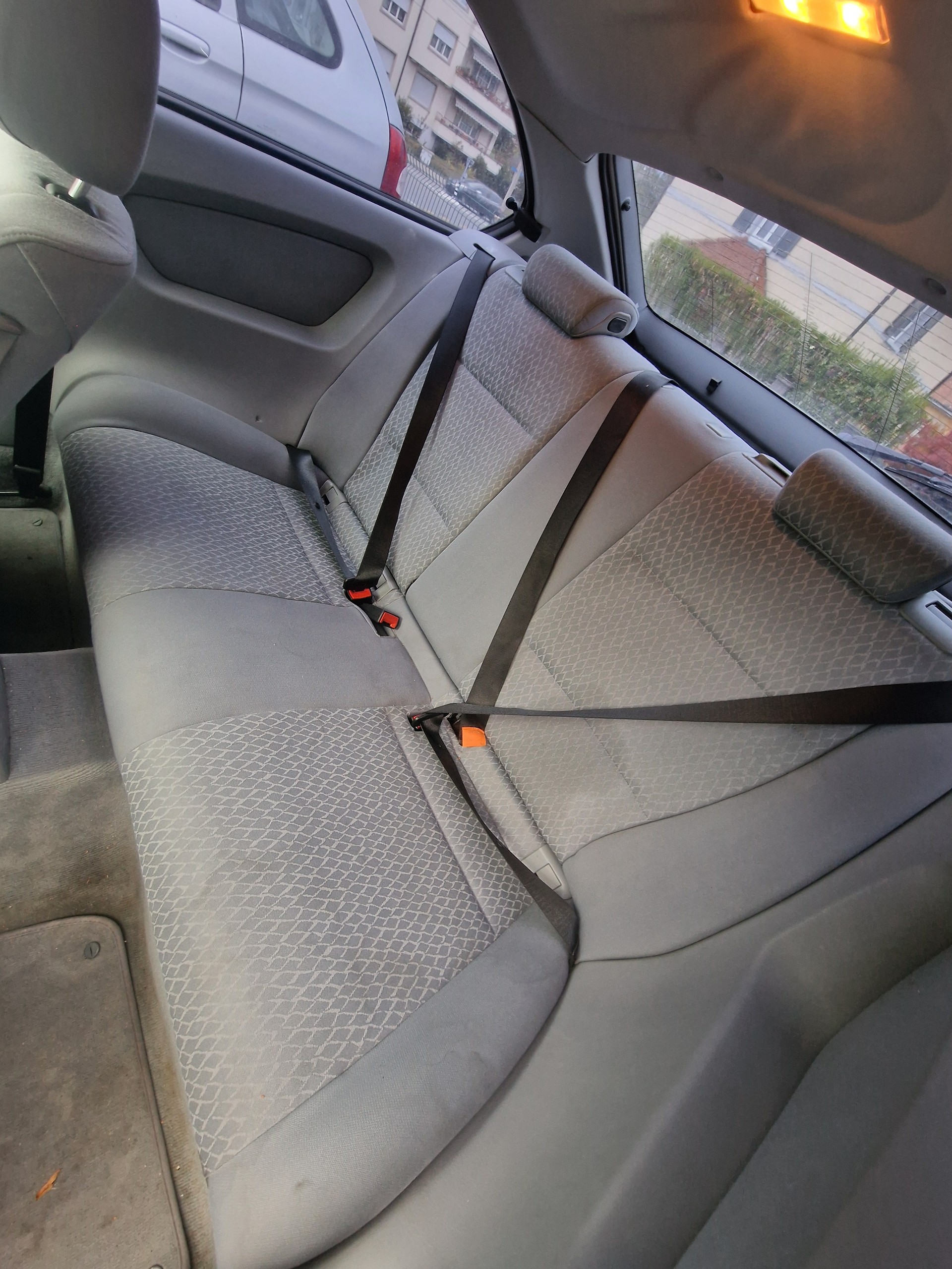 BMW 318 ti Compact-image-10