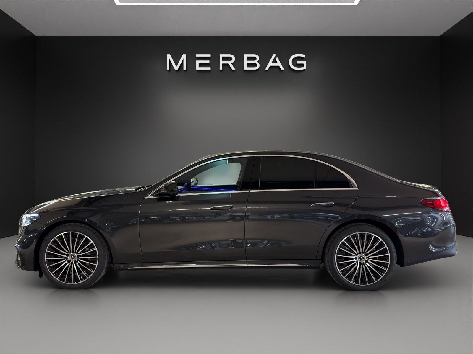 MERCEDES-BENZ E 450 d 4MATIC Limousine-image-2