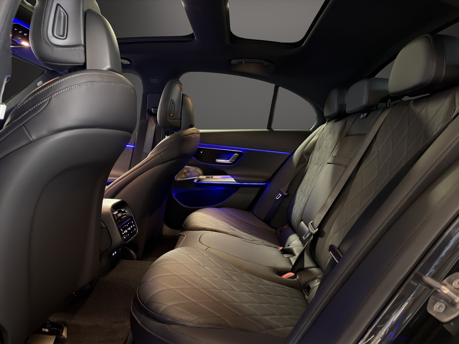 MERCEDES-BENZ E 450 d 4MATIC Limousine-image-9
