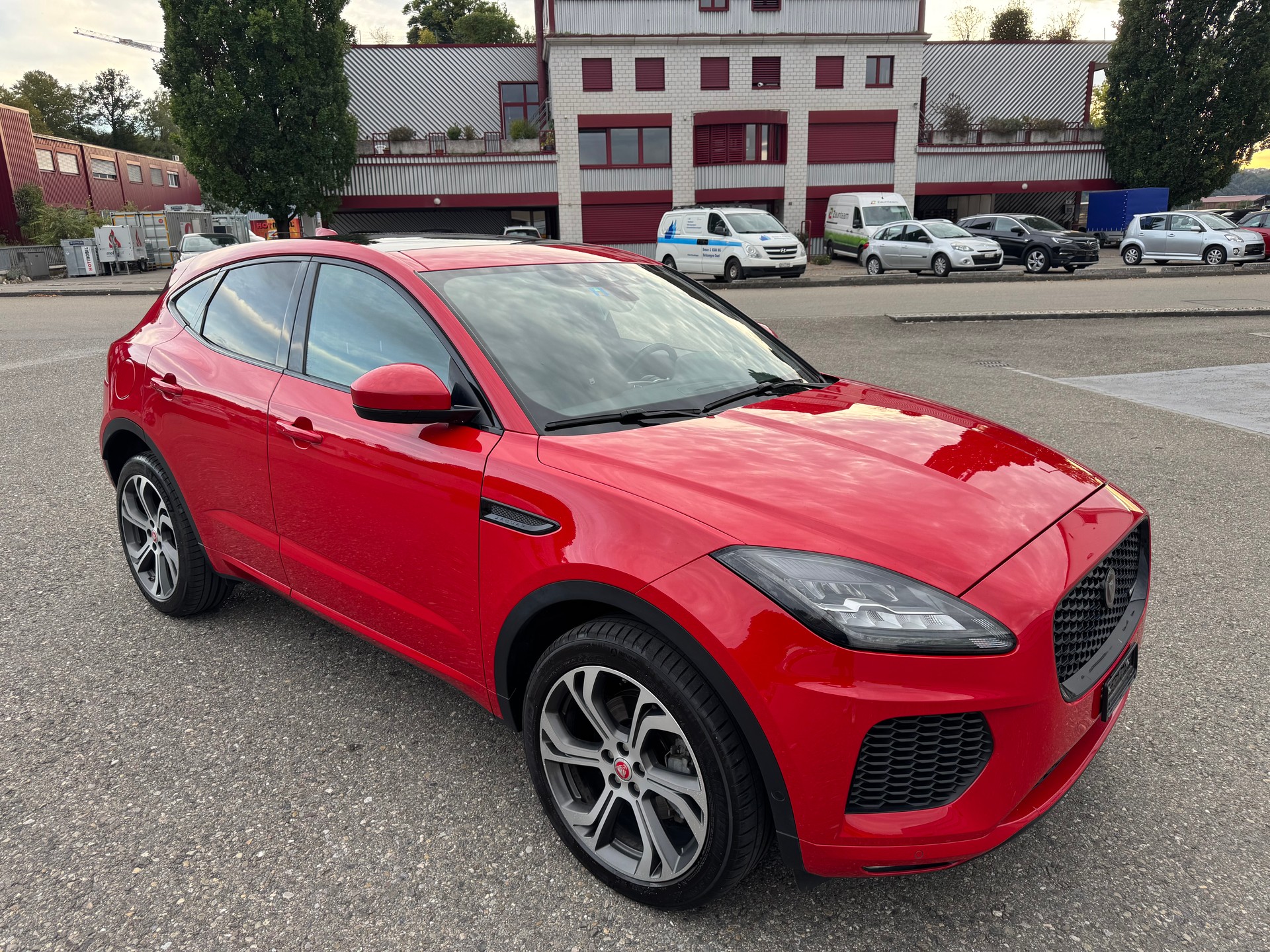 JAGUAR 2.0 D 180 R-Dynamic S AWD-image-2