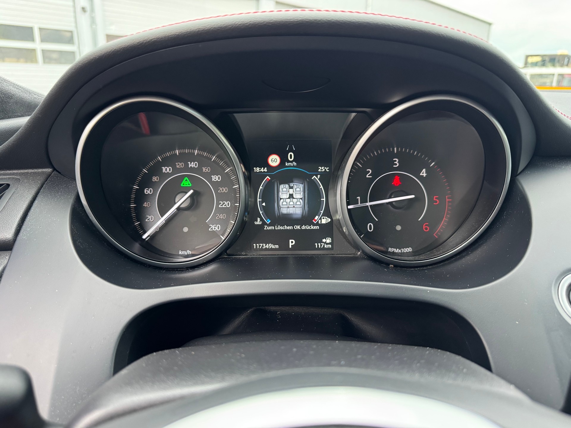 JAGUAR 2.0 D 180 R-Dynamic S AWD-image-15