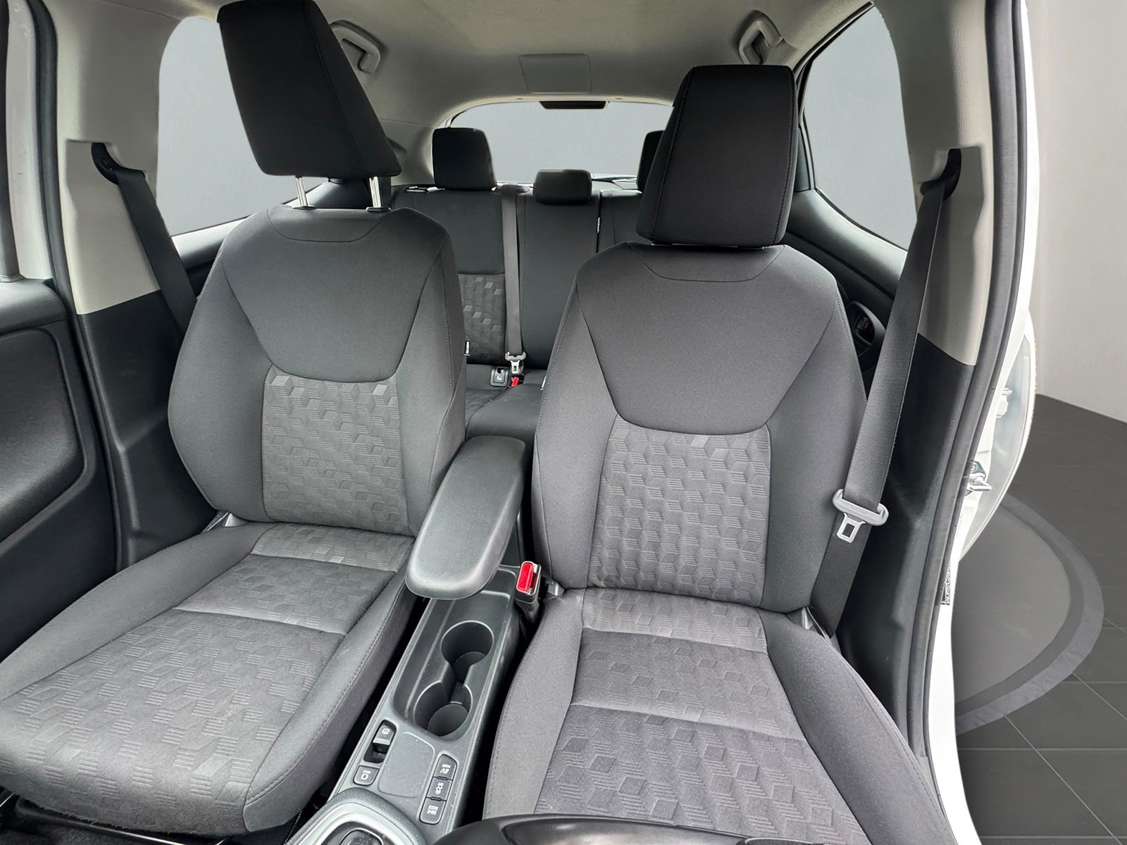 TOYOTA Yaris 1.5 Comfort e-CVT-image-7