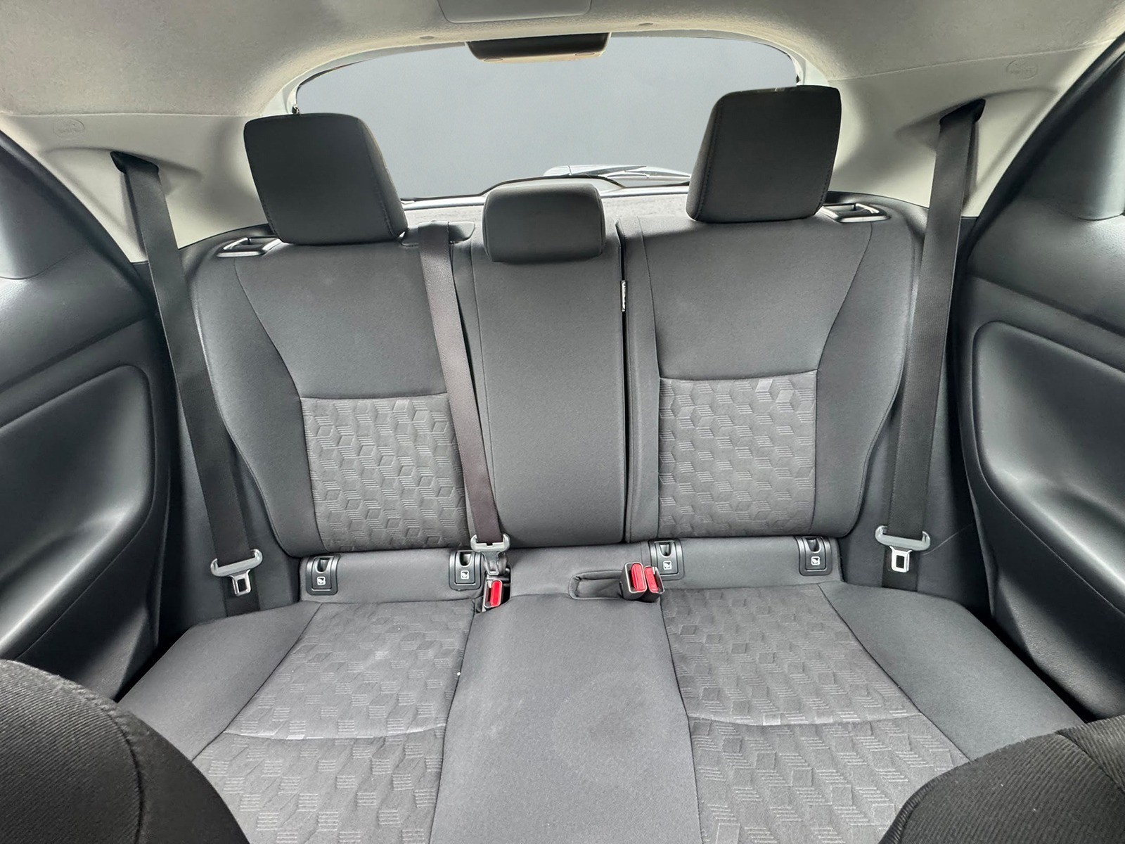 TOYOTA Yaris 1.5 Comfort e-CVT-image-6