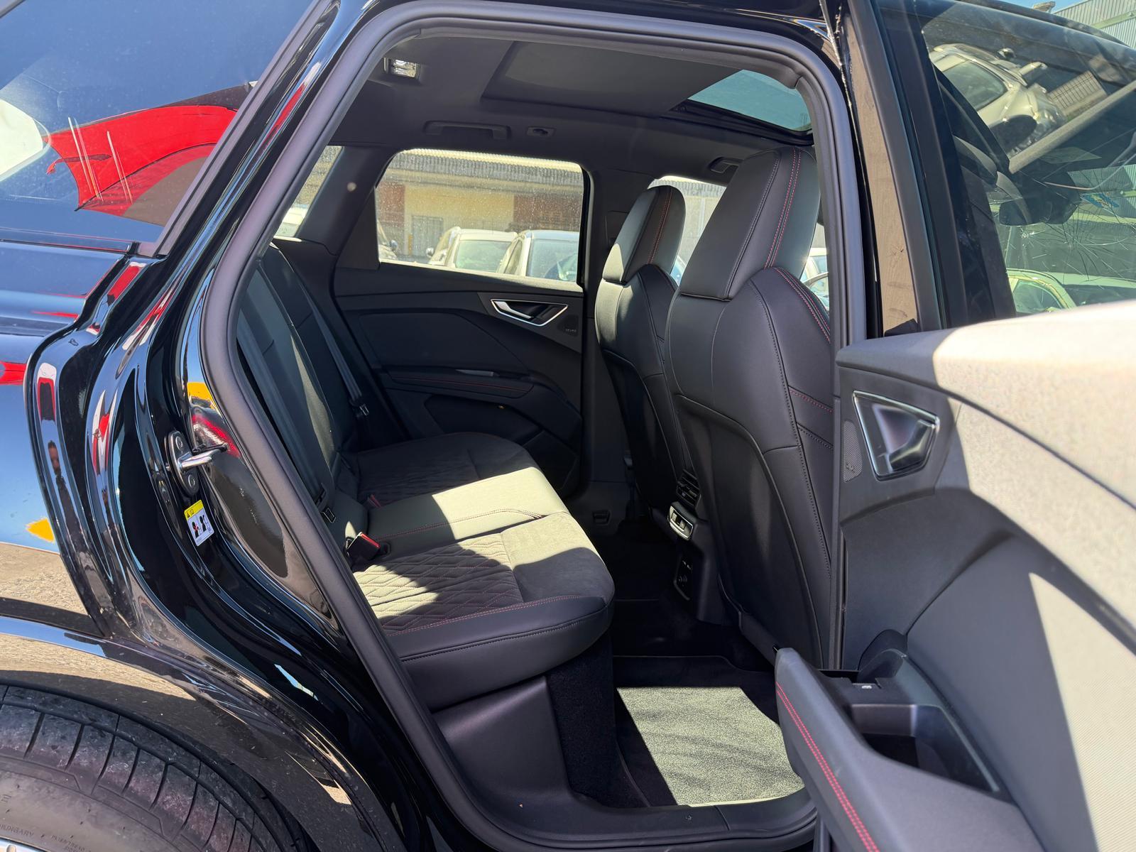 AUDI Q4 e-tron 45 S-Line quattro-image-12
