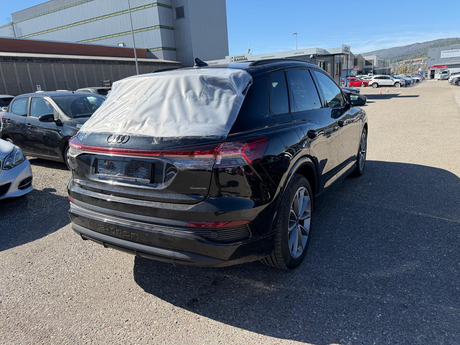 AUDI Q4 e-tron 45 S-Line quattro-image-3