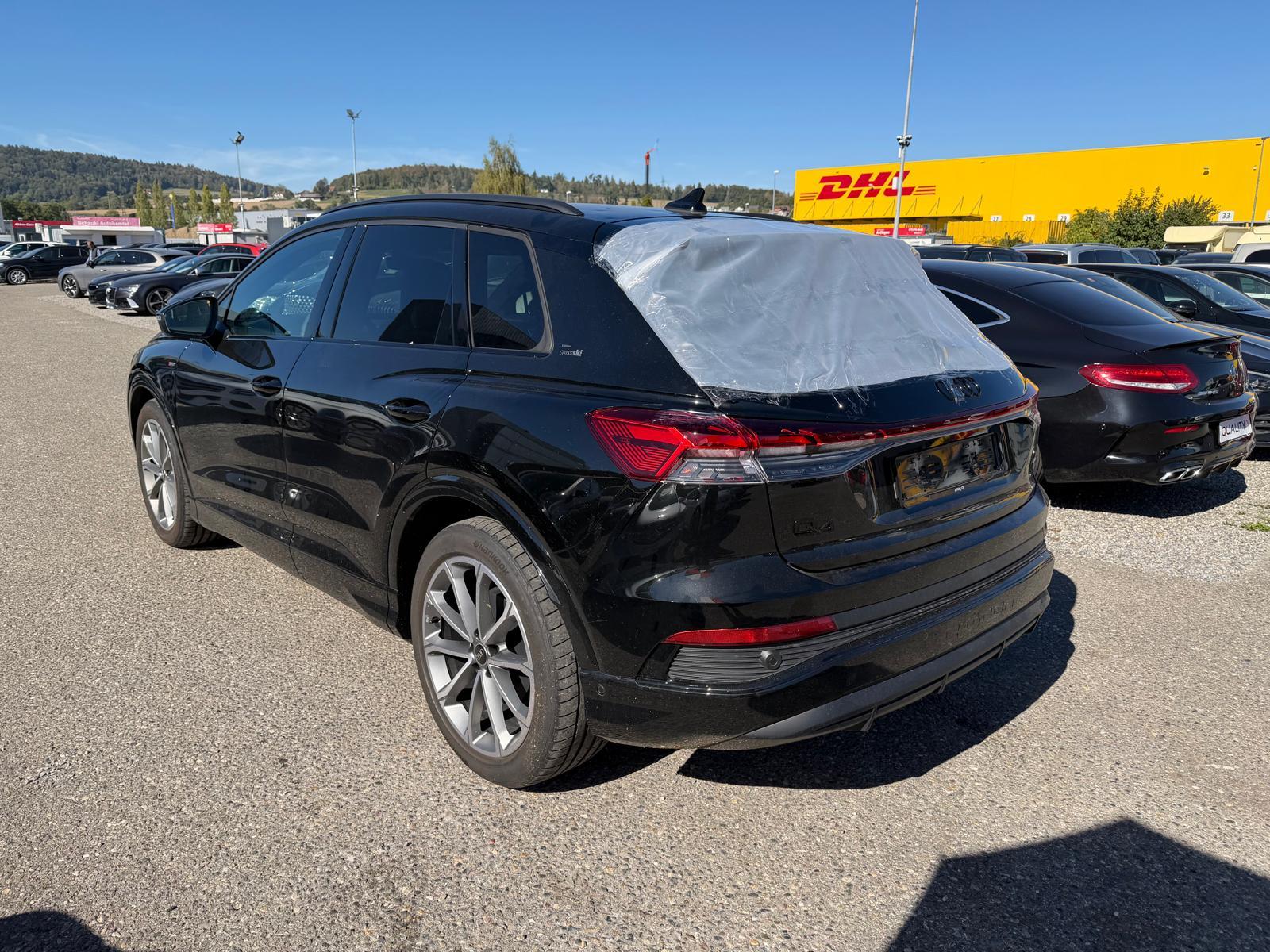 AUDI Q4 e-tron 45 S-Line quattro-image-6