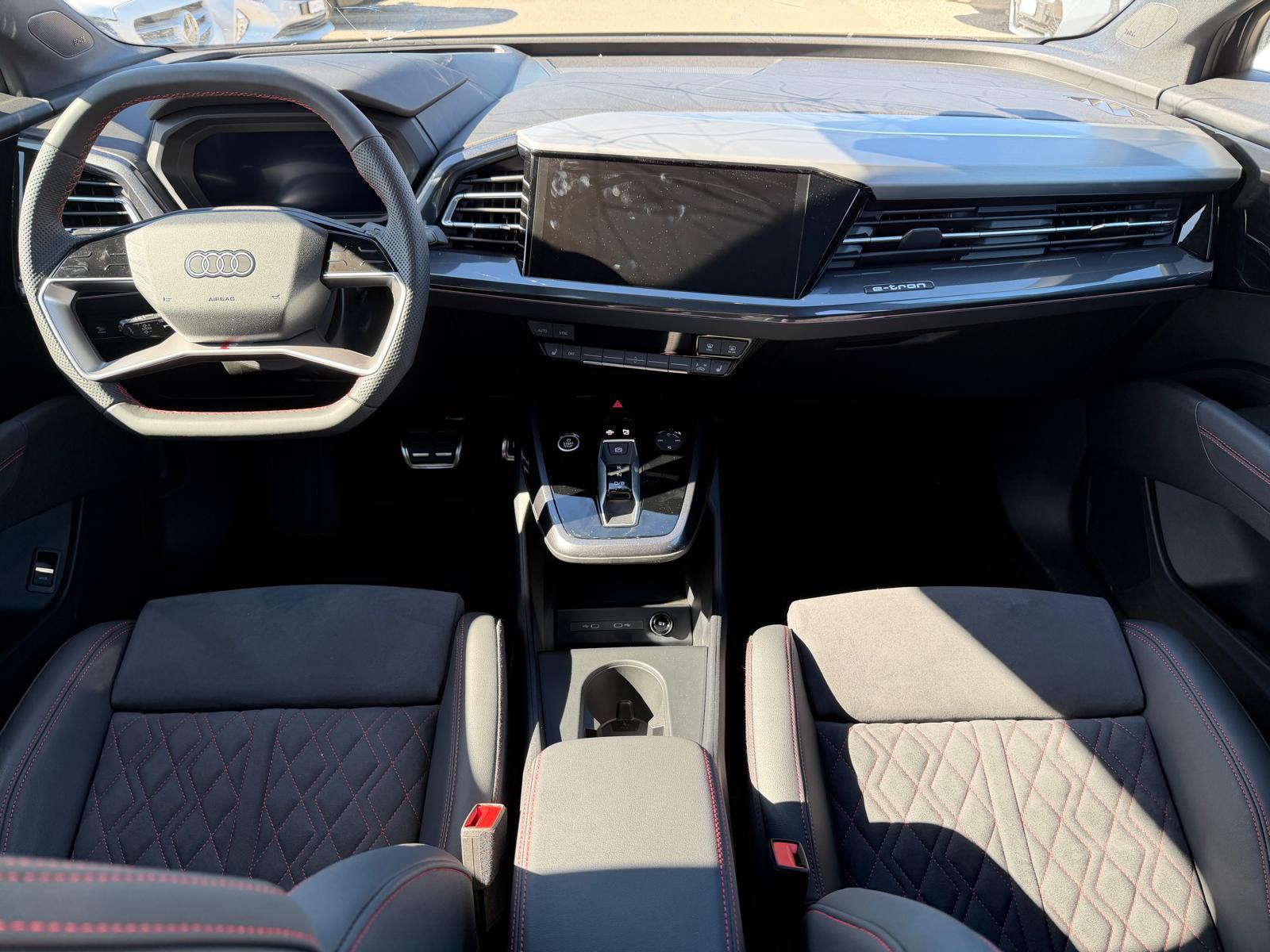 AUDI Q4 e-tron 45 S-Line quattro-image-9