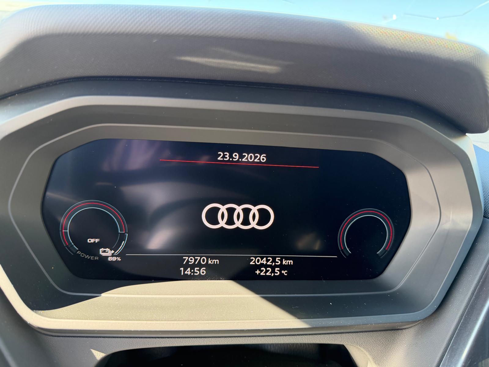AUDI Q4 e-tron 45 S-Line quattro-image-10
