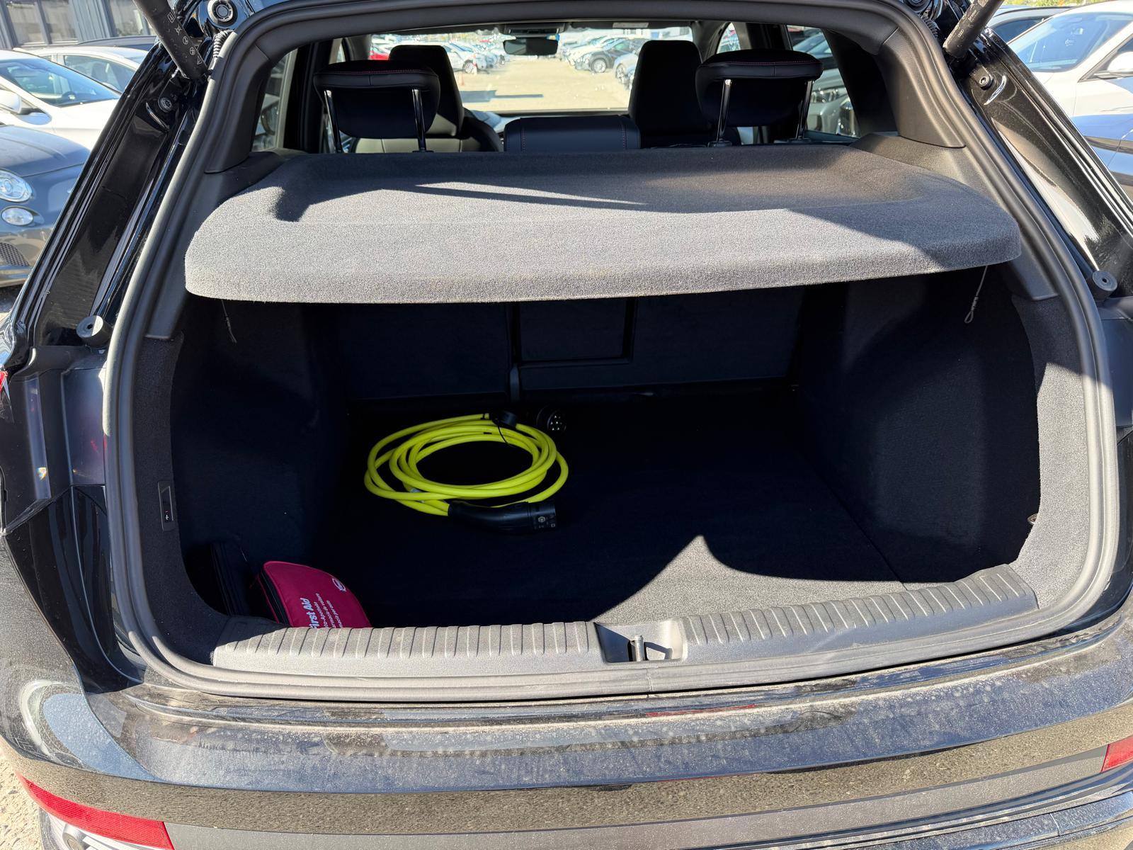 AUDI Q4 e-tron 45 S-Line quattro-image-5
