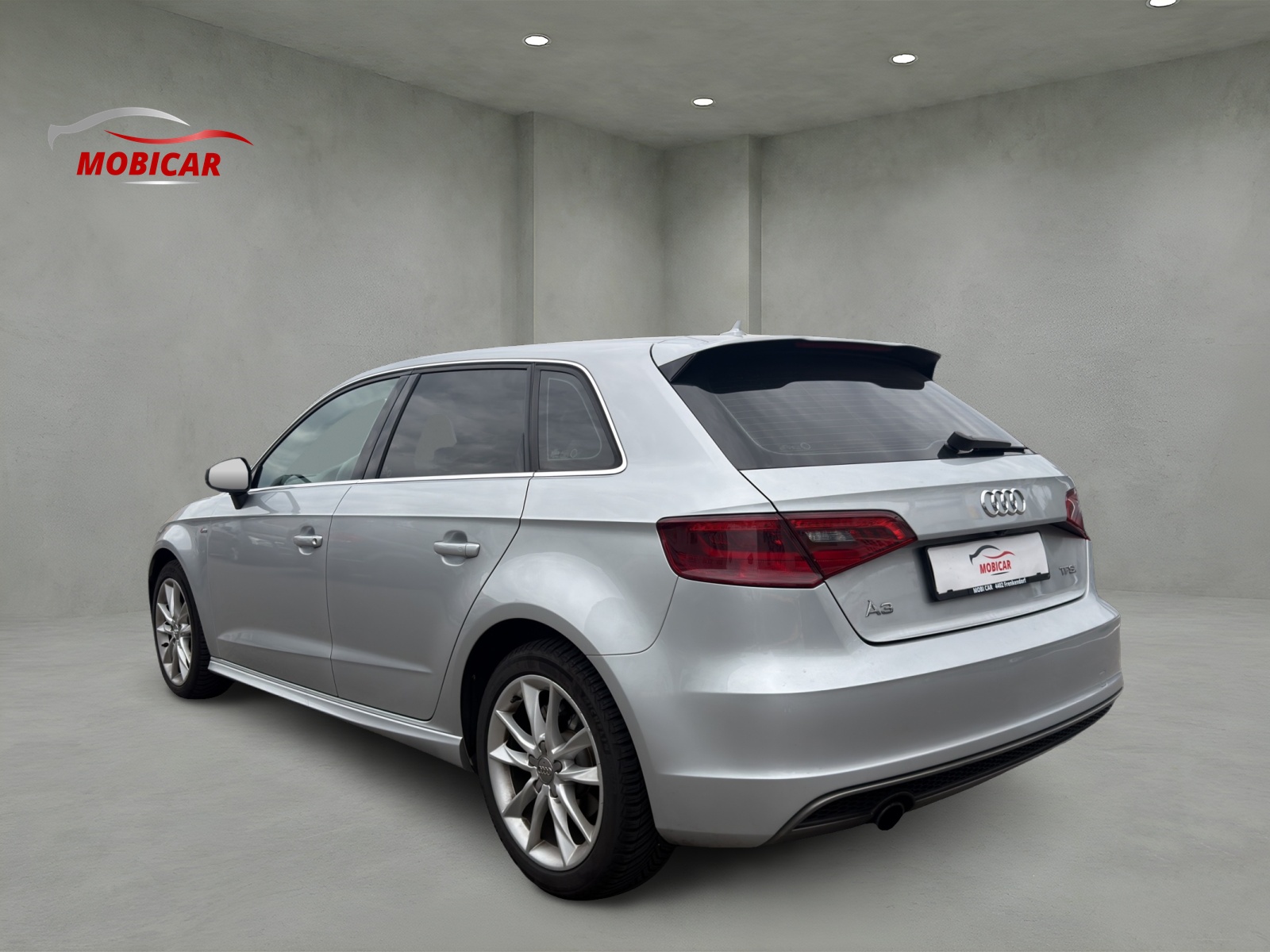 AUDI A3 Sportback 1.2 TFSI Attraction-image-2