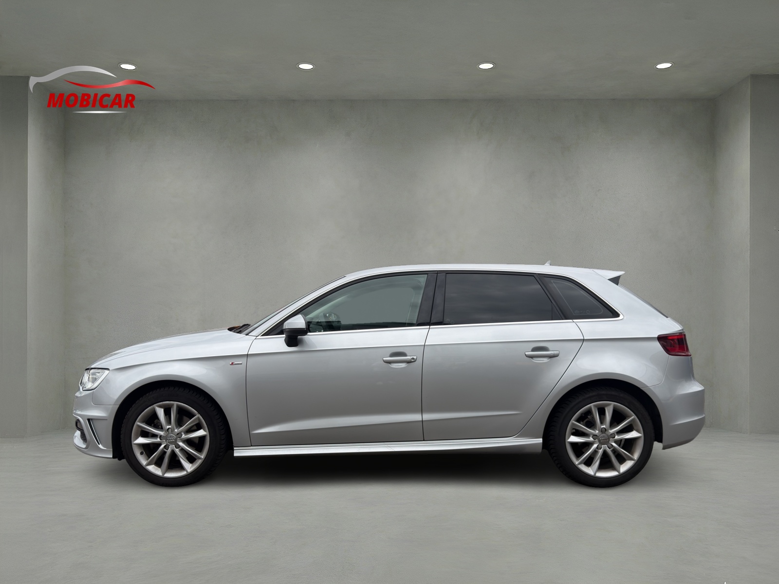 AUDI A3 Sportback 1.2 TFSI Attraction-image-1