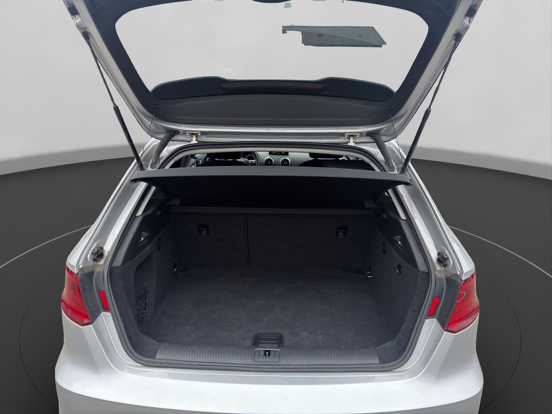 AUDI A3 Sportback 1.2 TFSI Attraction-image-13