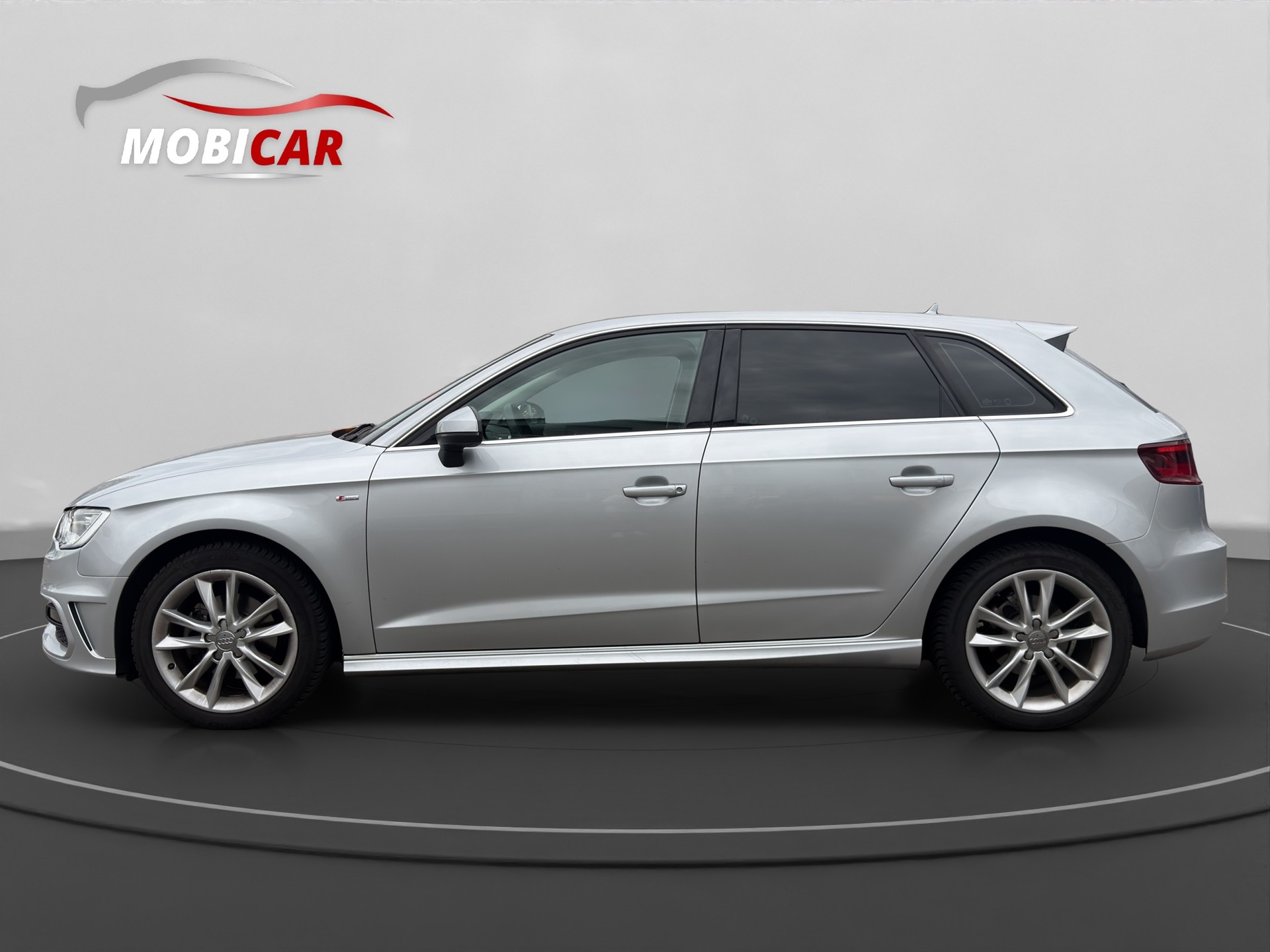 AUDI A3 Sportback 1.2 TFSI Attraction-image-1