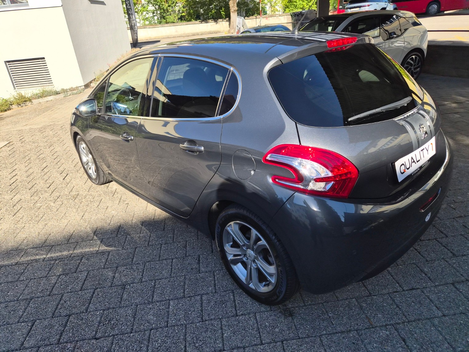 PEUGEOT 208 1.6 VTI Allure-image-11