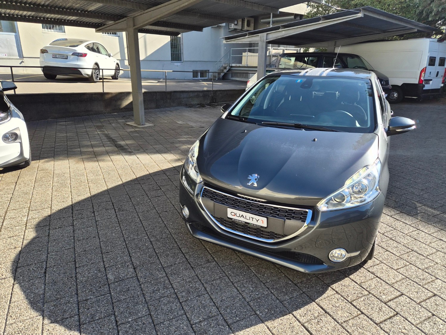 PEUGEOT 208 1.6 VTI Allure-image-3
