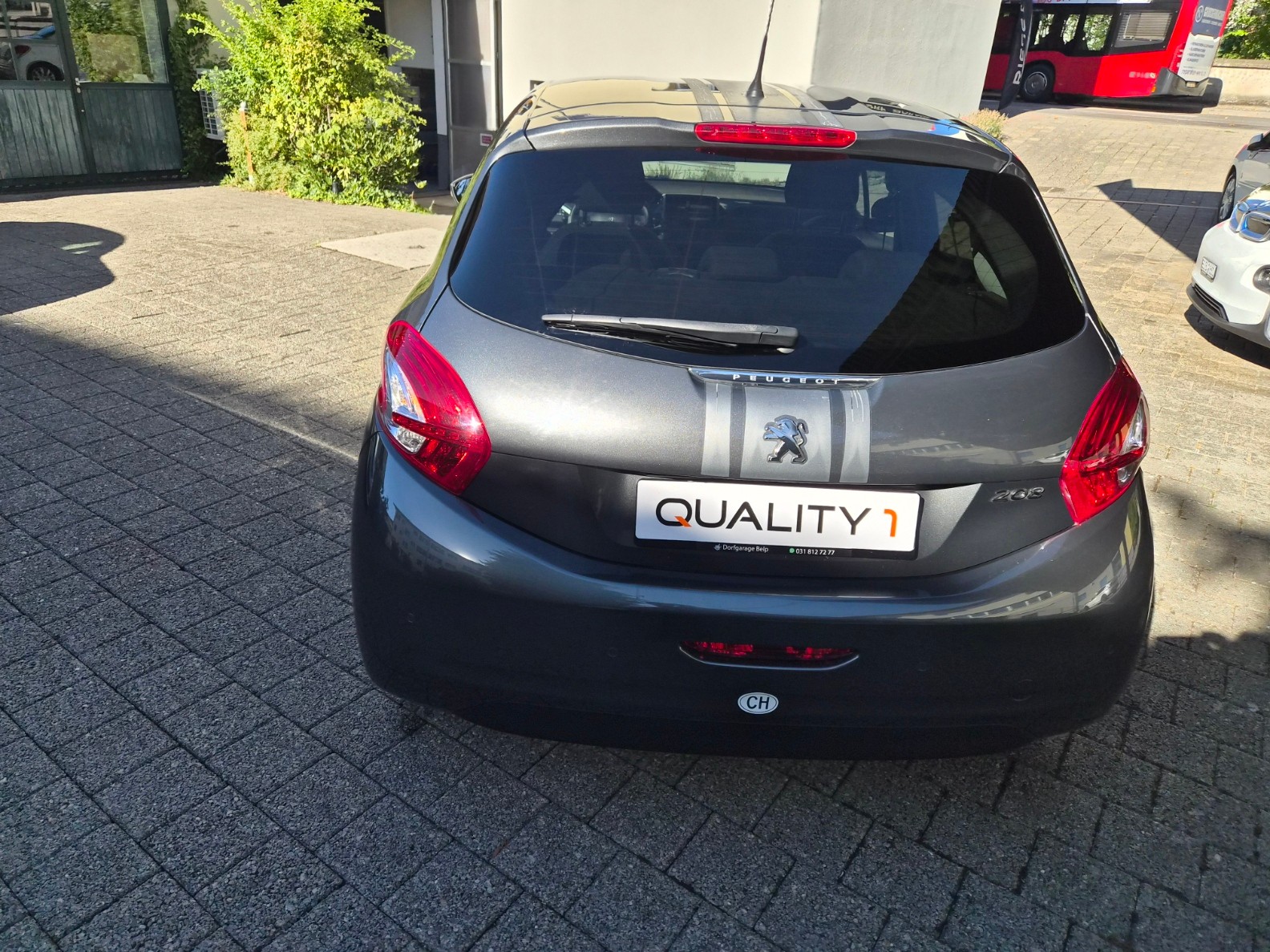 PEUGEOT 208 1.6 VTI Allure-image-9