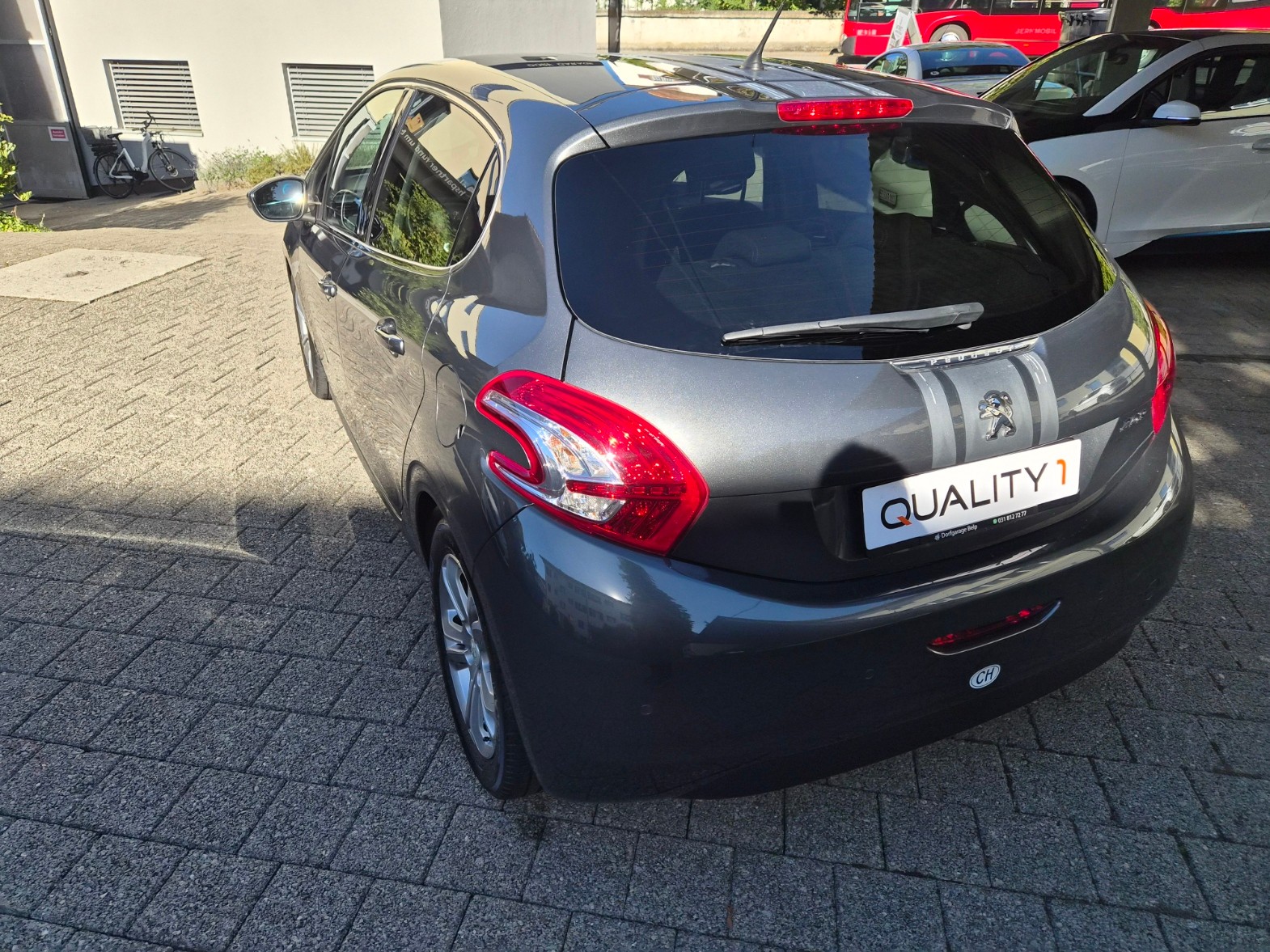 PEUGEOT 208 1.6 VTI Allure-image-10