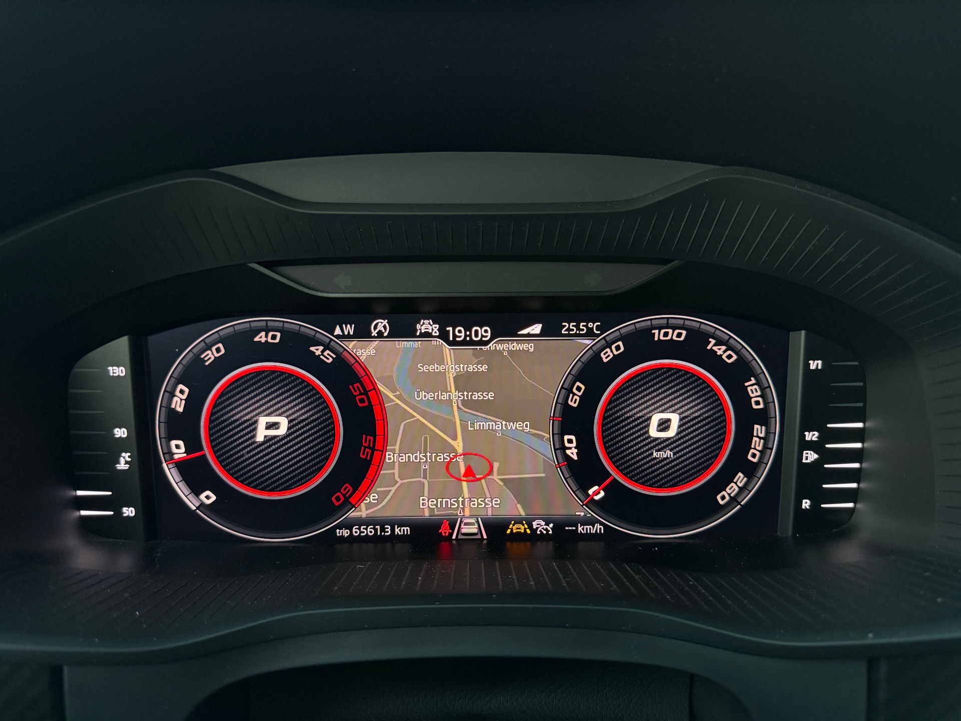 SKODA Kodiaq 2.0 TDI CR Sport Line 4x4 DSG-image-16