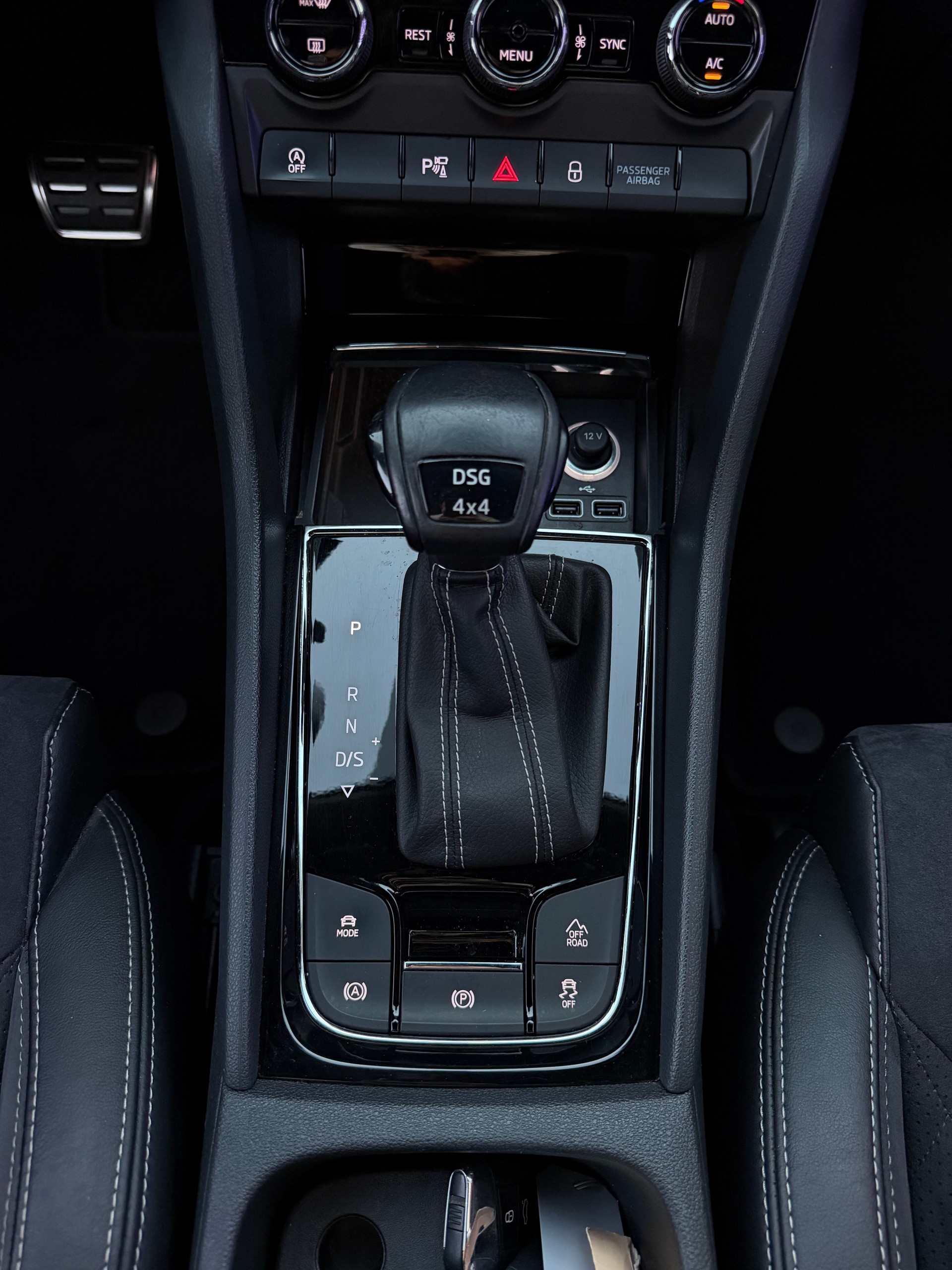 SKODA Kodiaq 2.0 TDI CR Sport Line 4x4 DSG-image-23