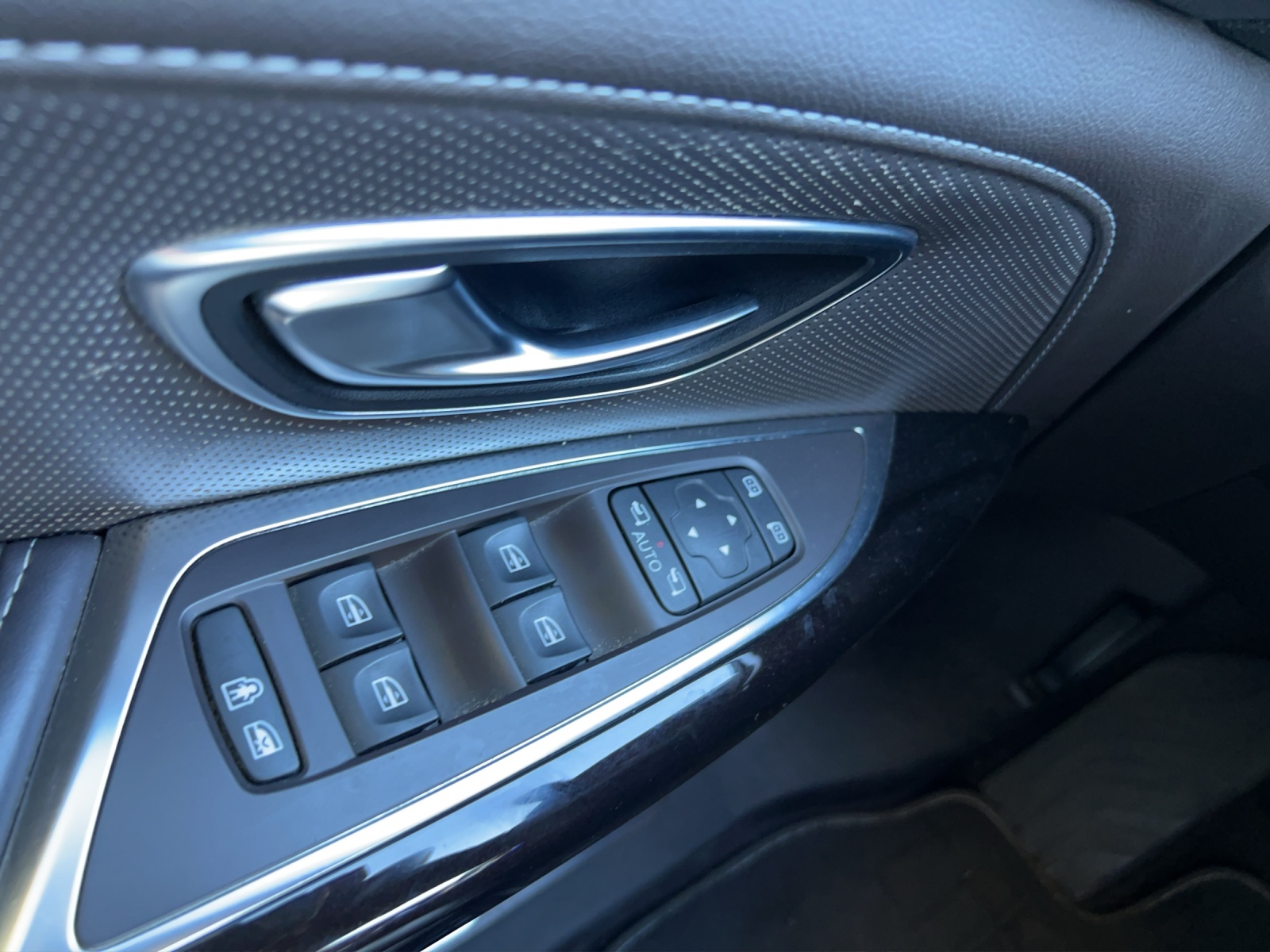 RENAULT Espace 1.6 TCe Initiale EDC-image-11