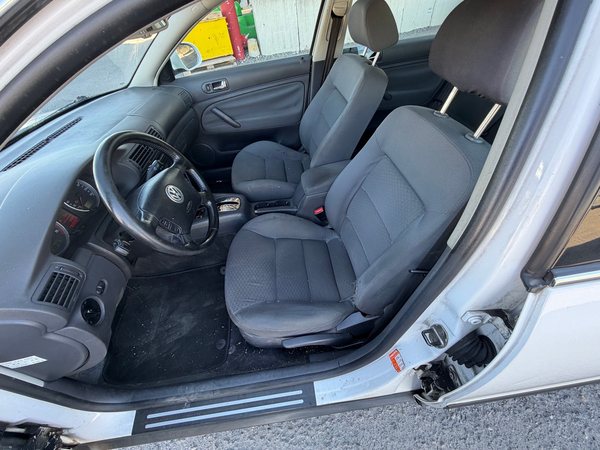 VW Passat Variant 2.0 Trendline-image-5