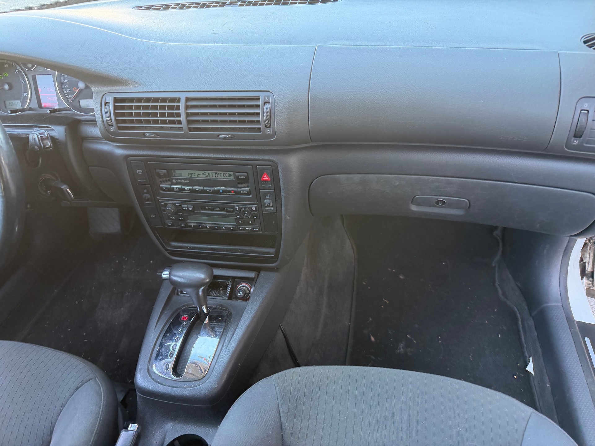 VW Passat Variant 2.0 Trendline-image-10