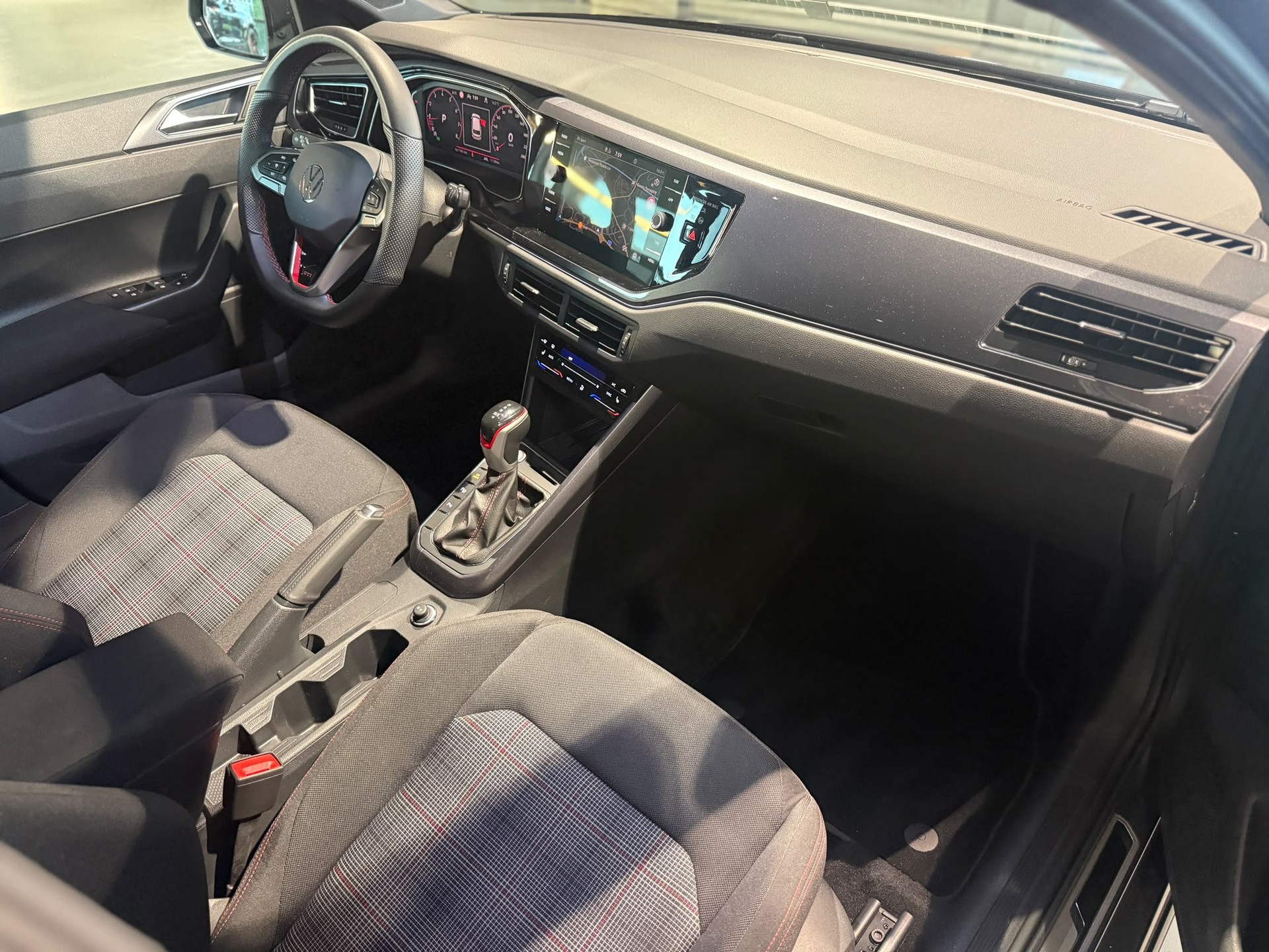 VW Polo 2.0 TSI GTI United DSG-image-10