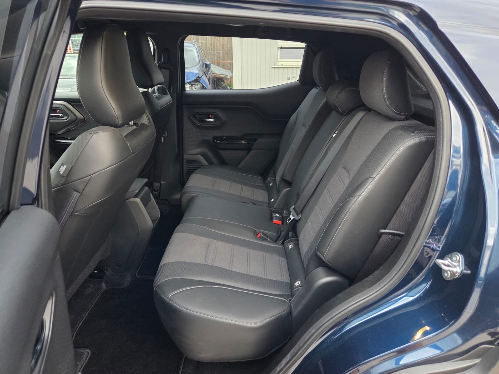 SUZUKI e-Vitara 61kWh Sakura Top 4x4-image-13