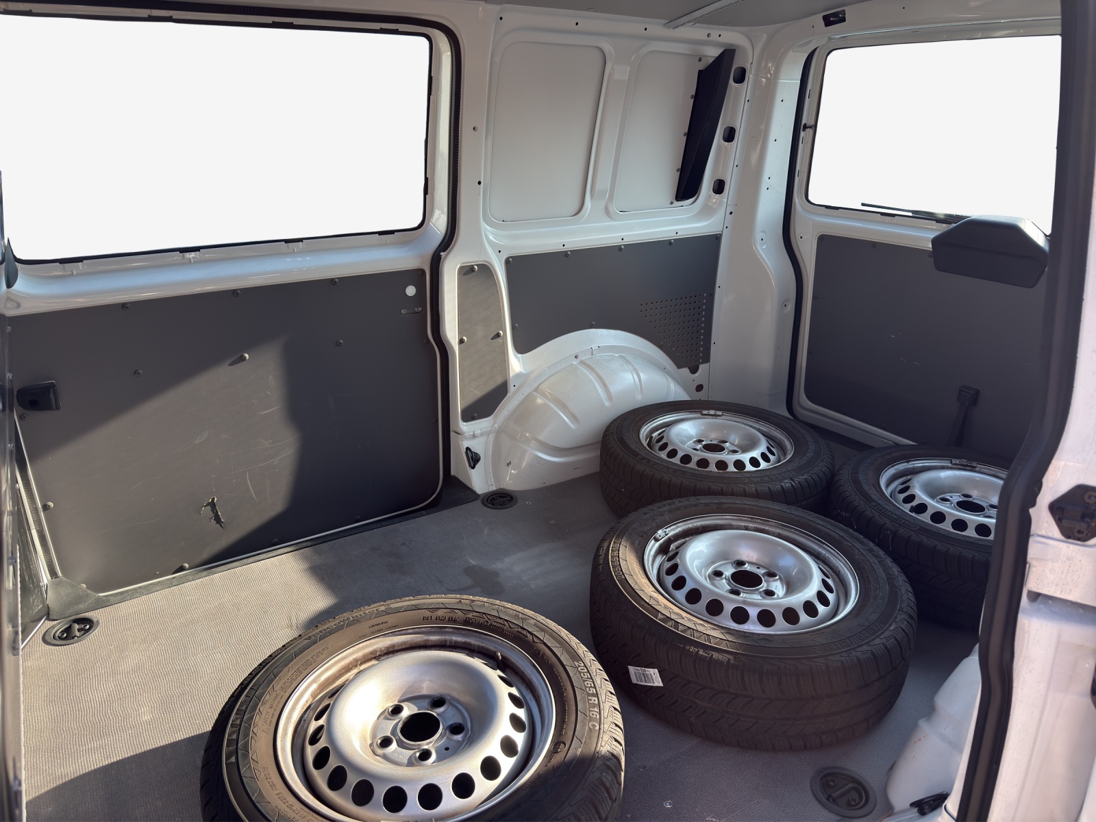 VW T6.1 2.0 TDI DSG-image-11