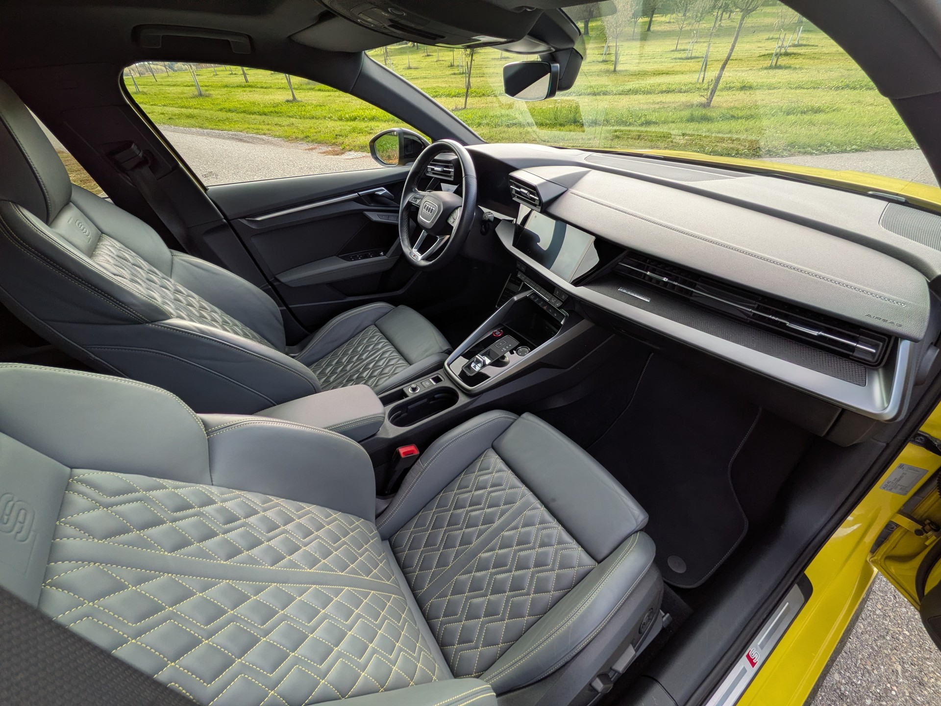 AUDI S3 Sportback 2.0 TFSI quattro S-tronic-image-18