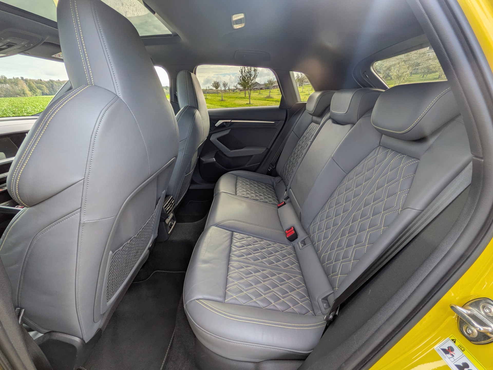 AUDI S3 Sportback 2.0 TFSI quattro S-tronic-image-19