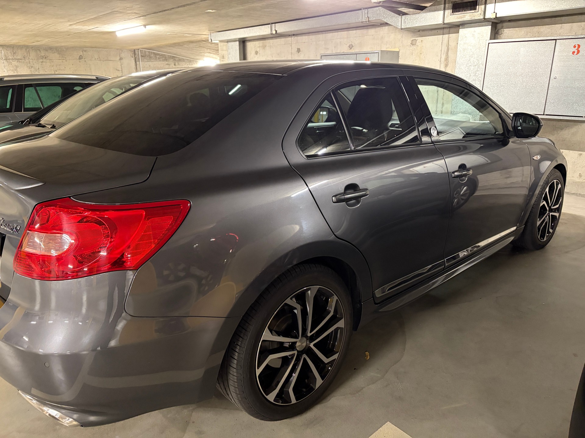 SUZUKI 2.4 VVT Sport Indigo CVT 4x4-image-1