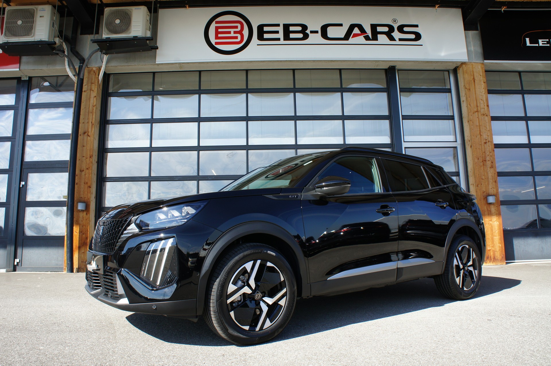 PEUGEOT 2008 1.2 145 MHEV GT-image-0