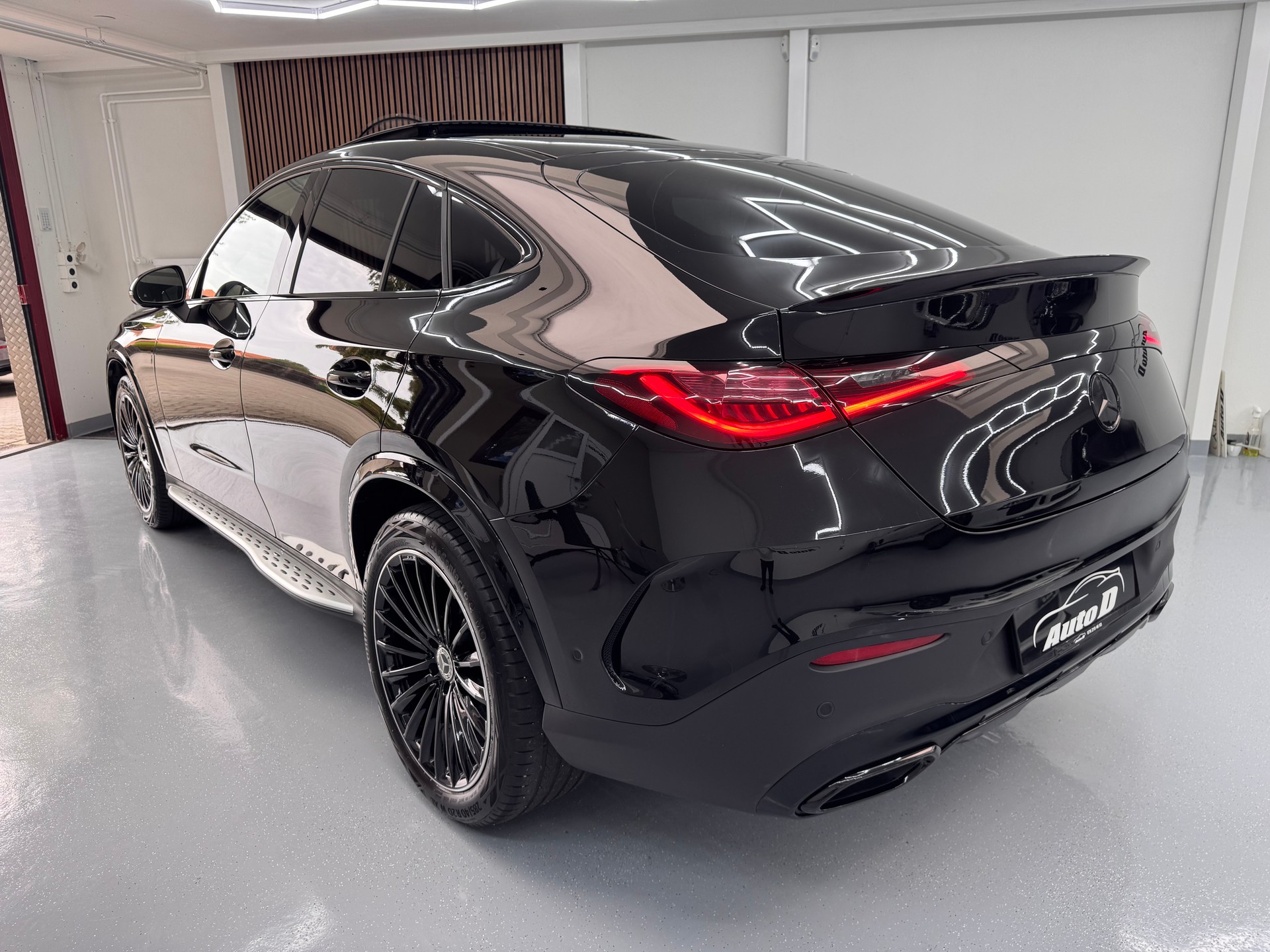 MERCEDES-BENZ GLC Coupé 220 d AMG LINE 4Matic 9G-Tronic-image-4