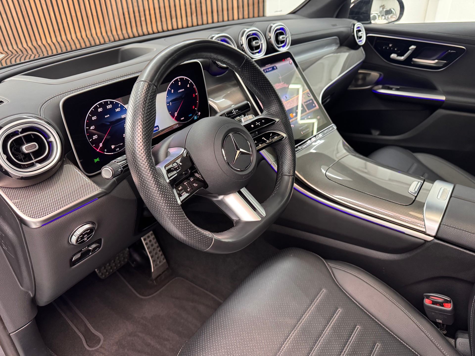 MERCEDES-BENZ GLC Coupé 220 d AMG LINE 4Matic 9G-Tronic-image-11