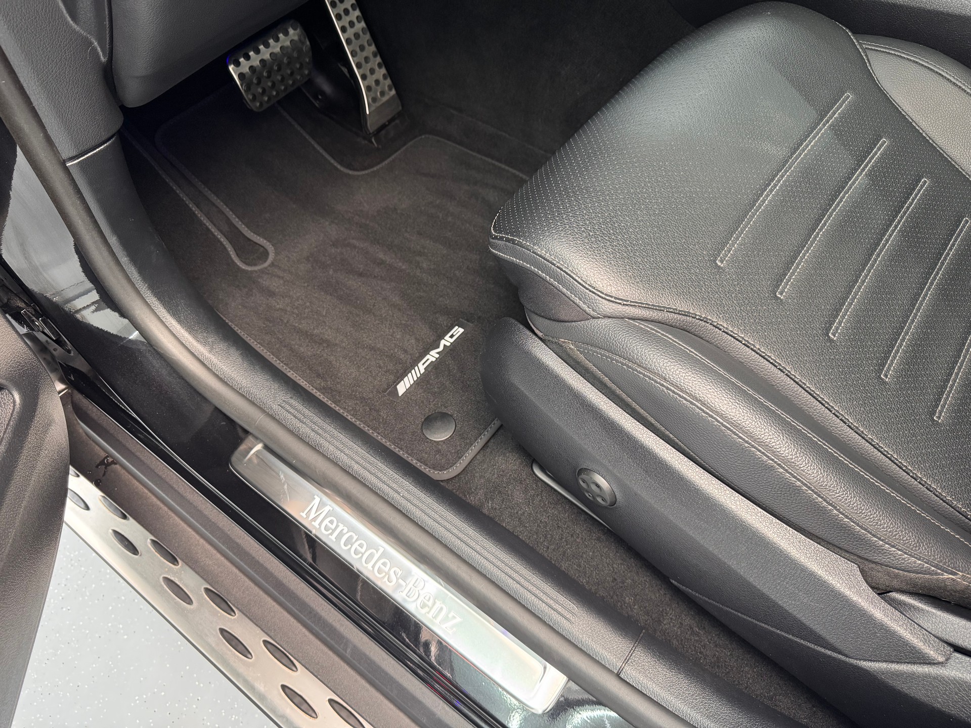 MERCEDES-BENZ GLC Coupé 220 d AMG LINE 4Matic 9G-Tronic-image-13