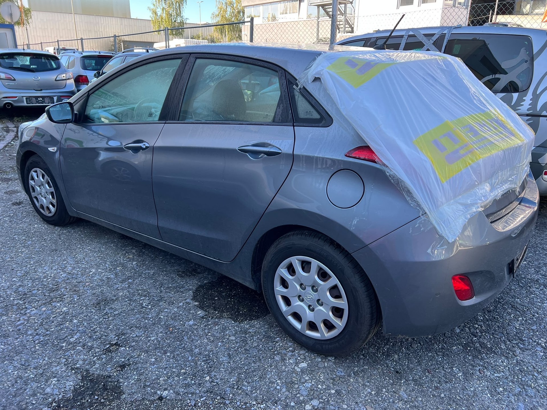 HYUNDAI i30-image-1