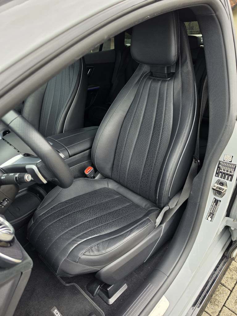 MERCEDES-BENZ EQE 350 AMG Line 4matic-image-4