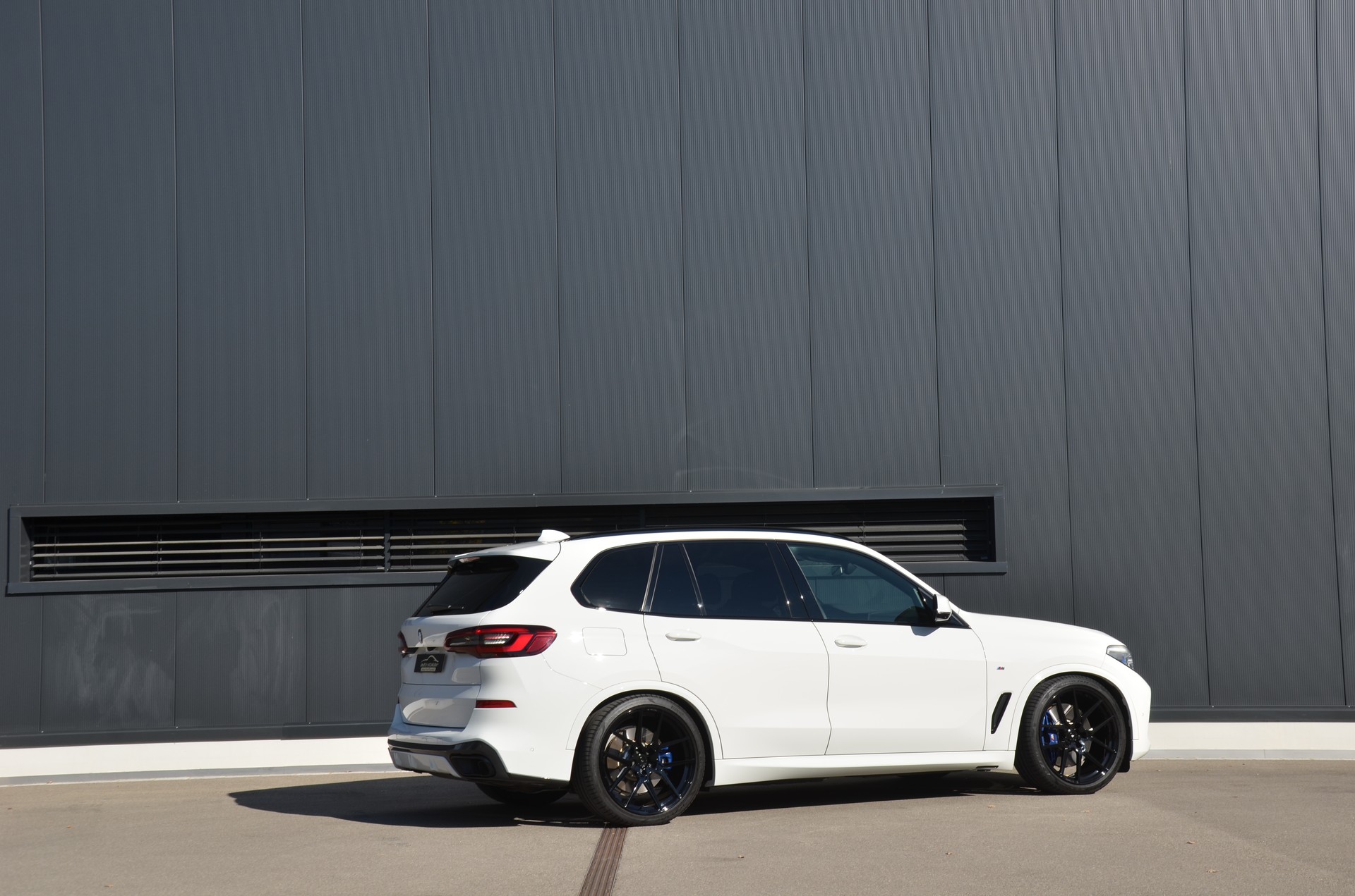 BMW X5 xDrive45e M Sport Steptronic-showroom-element-3