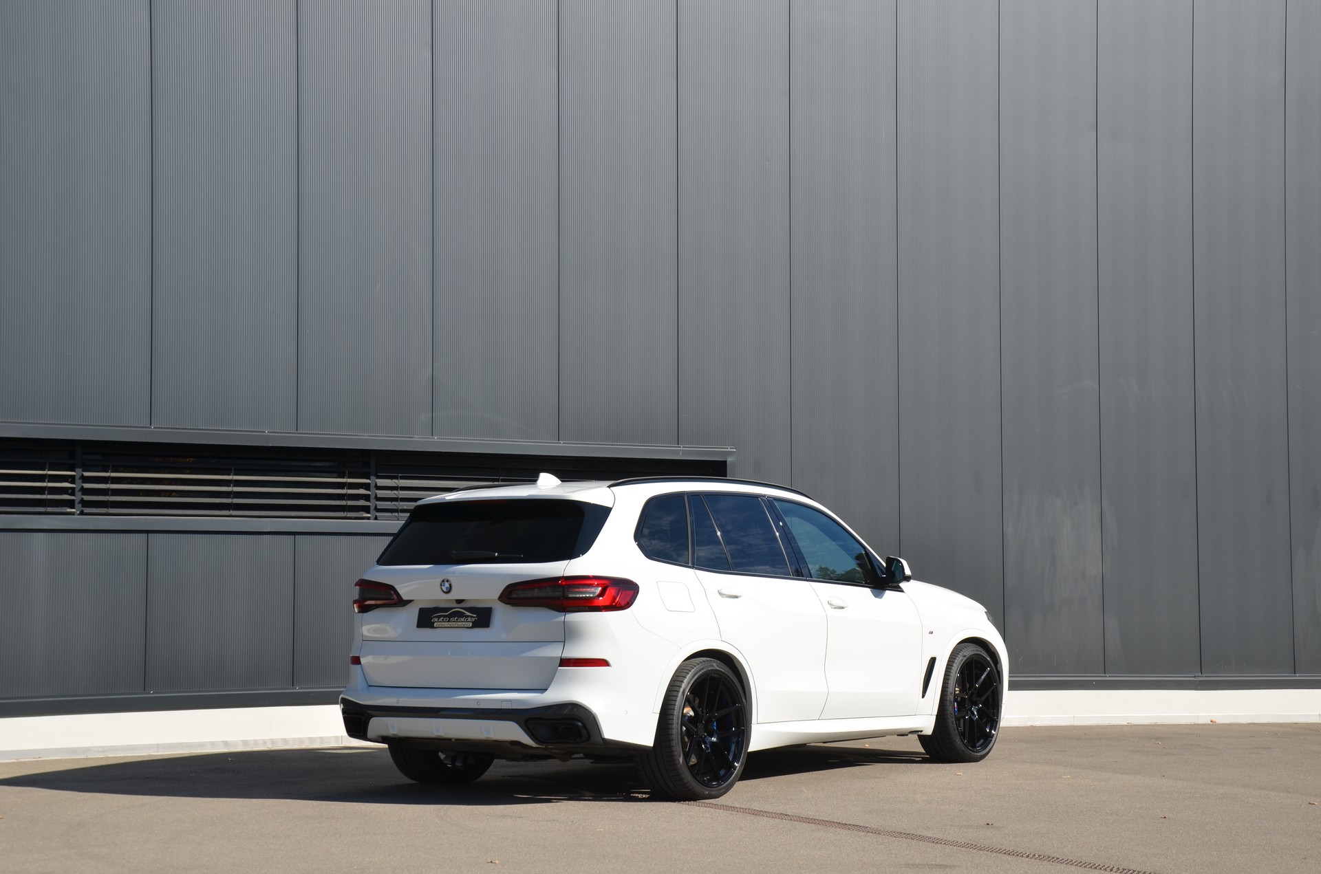BMW X5 xDrive45e M Sport Steptronic-showroom-element-2