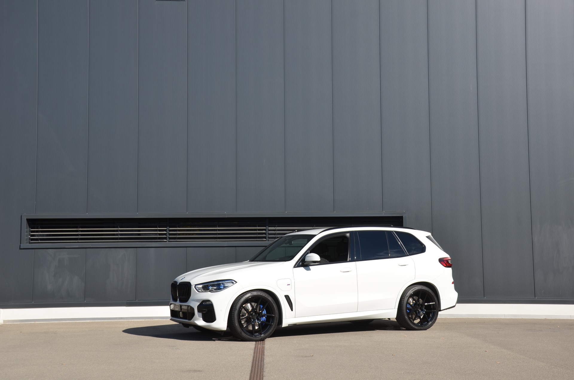 BMW X5 xDrive45e M Sport Steptronic-showroom-element-1