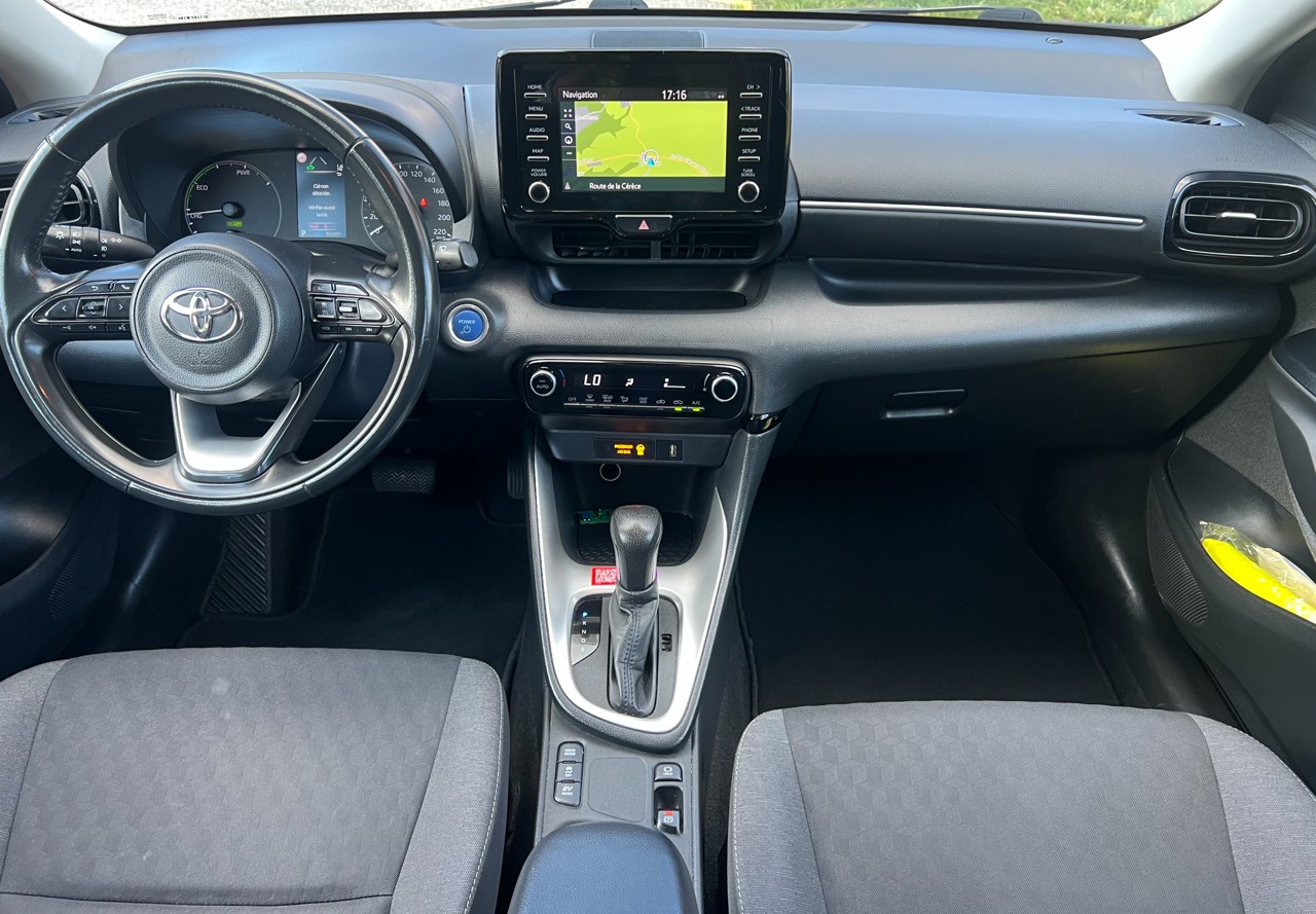 TOYOTA Yaris 1.5 Active e-CVT-image-8