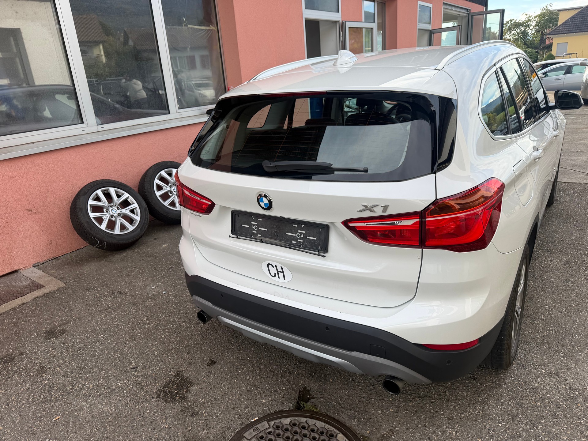 BMW X1 xDrive 20i Steptronic-image-4