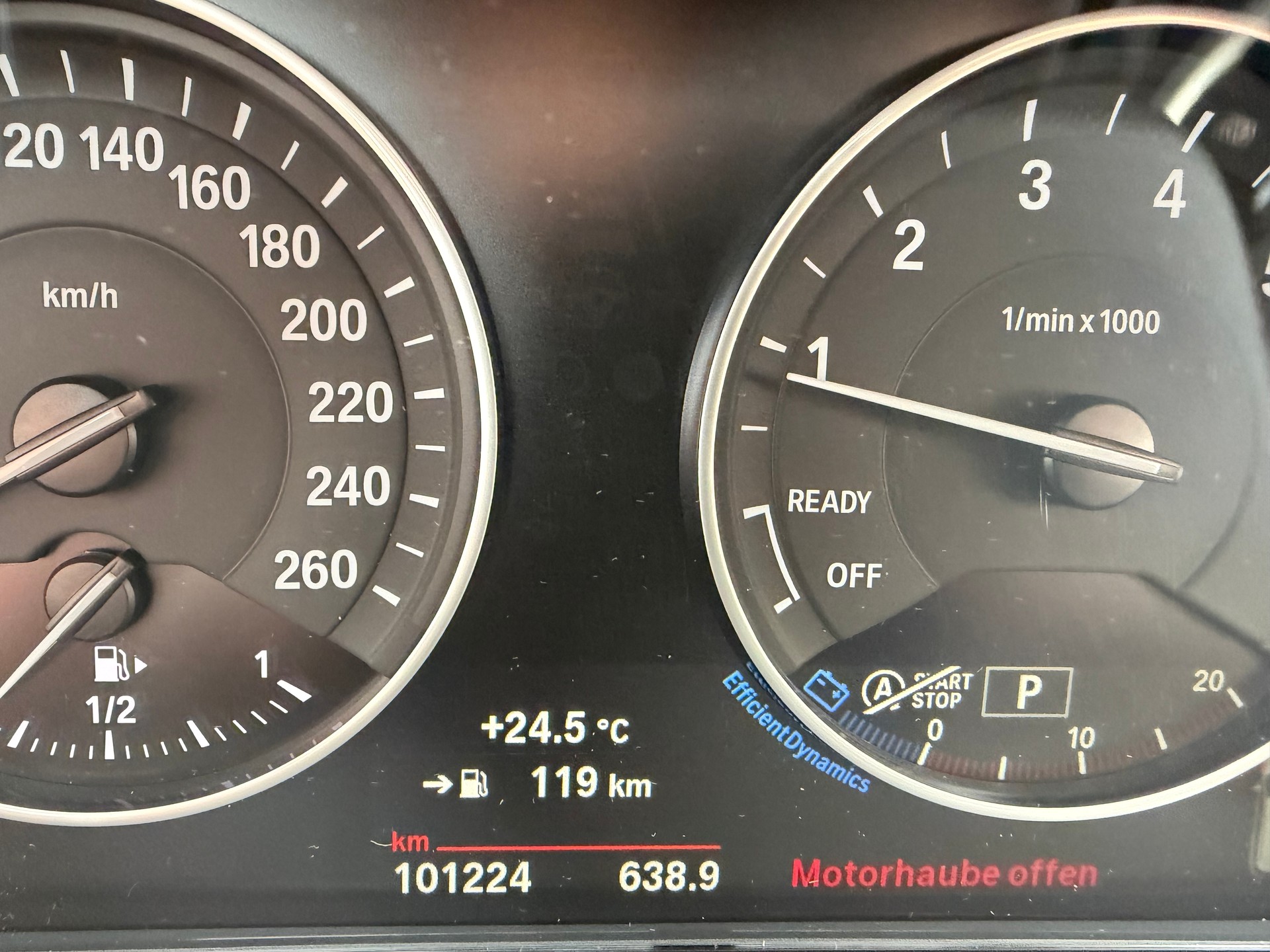 BMW X1 xDrive 20i Steptronic-image-6