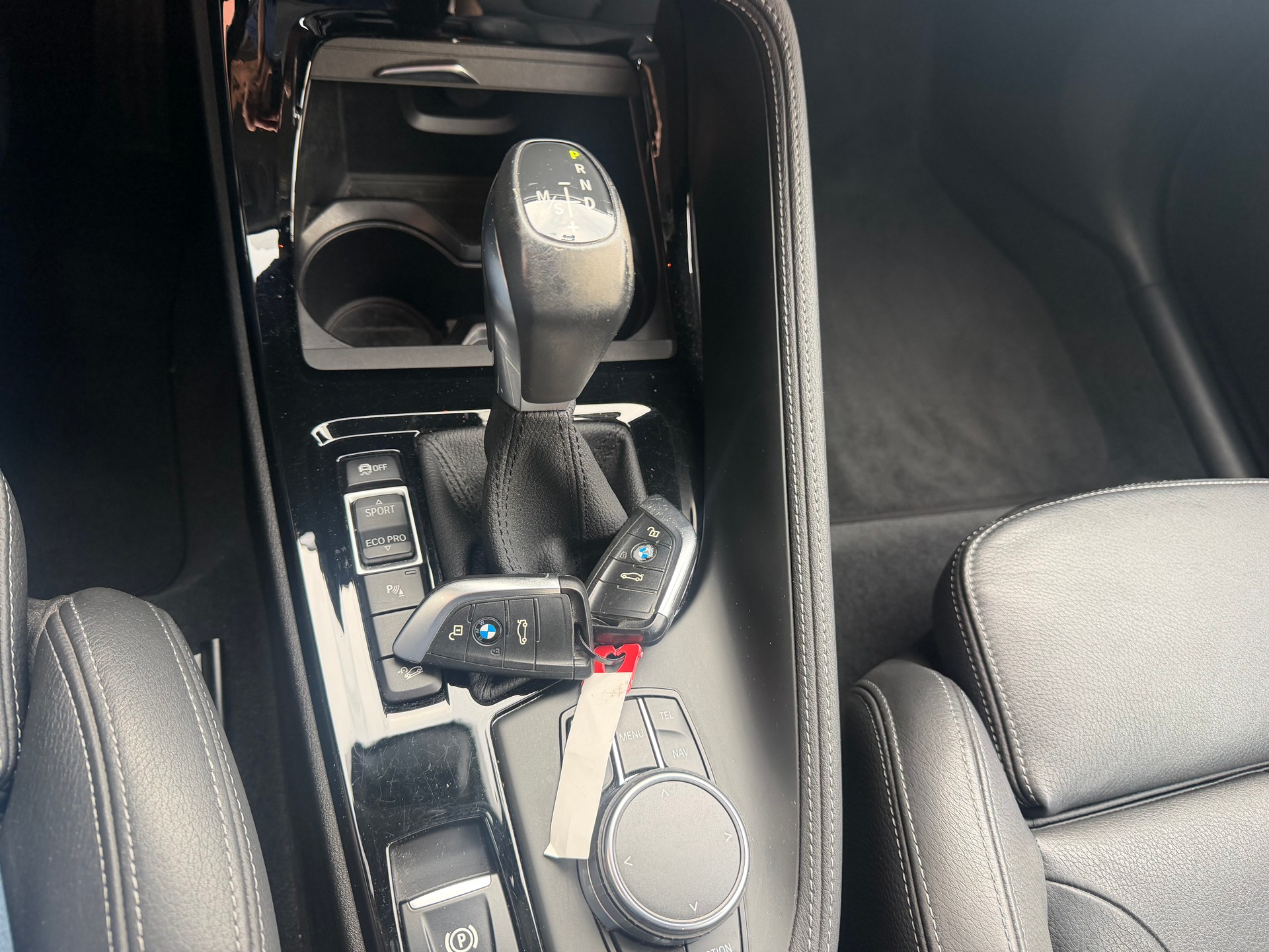 BMW X1 xDrive 20i Steptronic-image-9