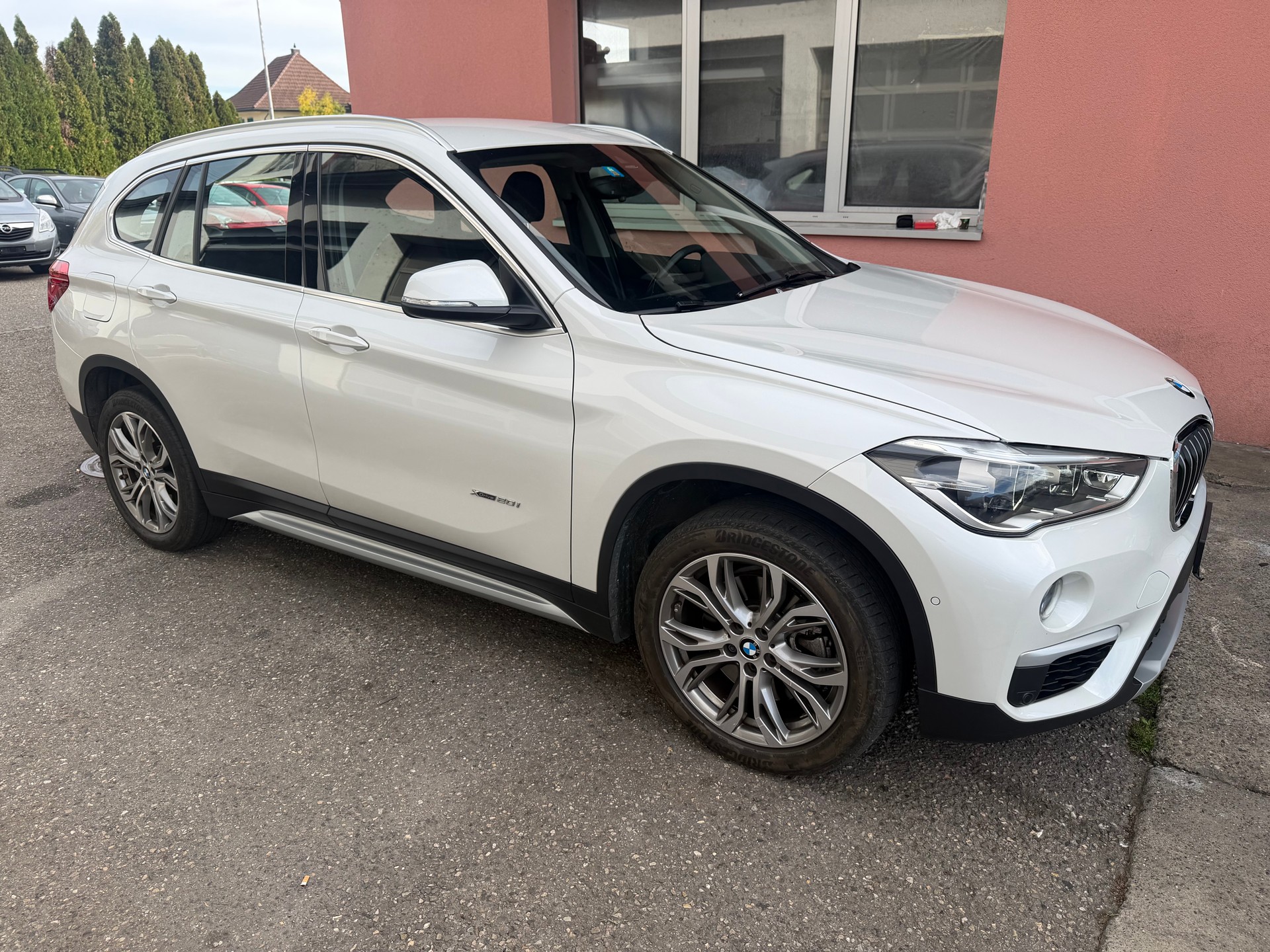 BMW X1 xDrive 20i Steptronic-image-2