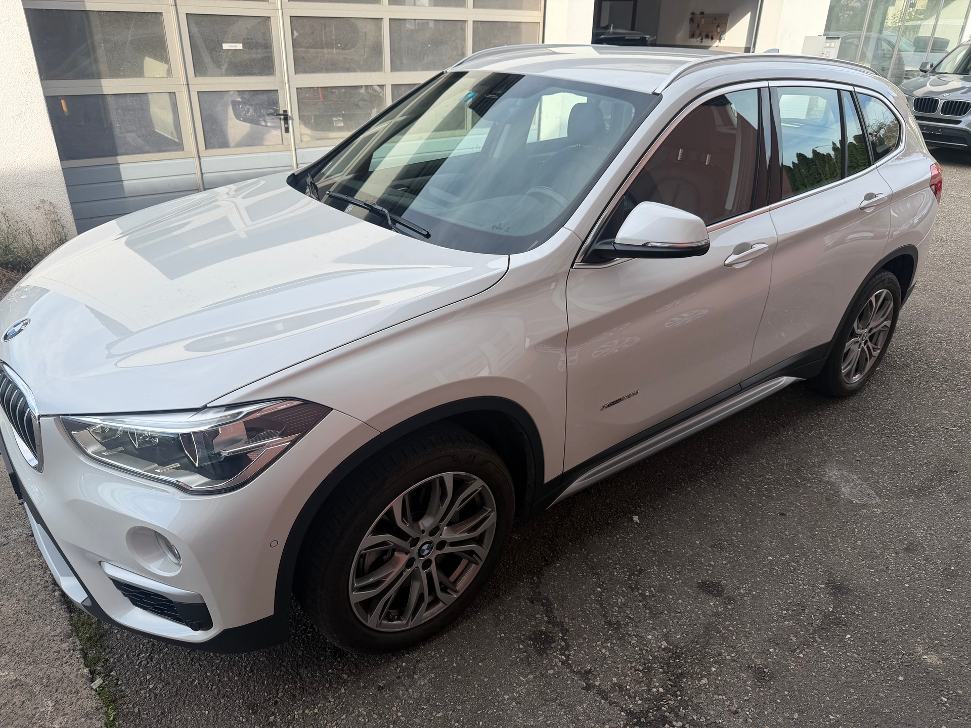 BMW X1 xDrive 20i Steptronic-image-1